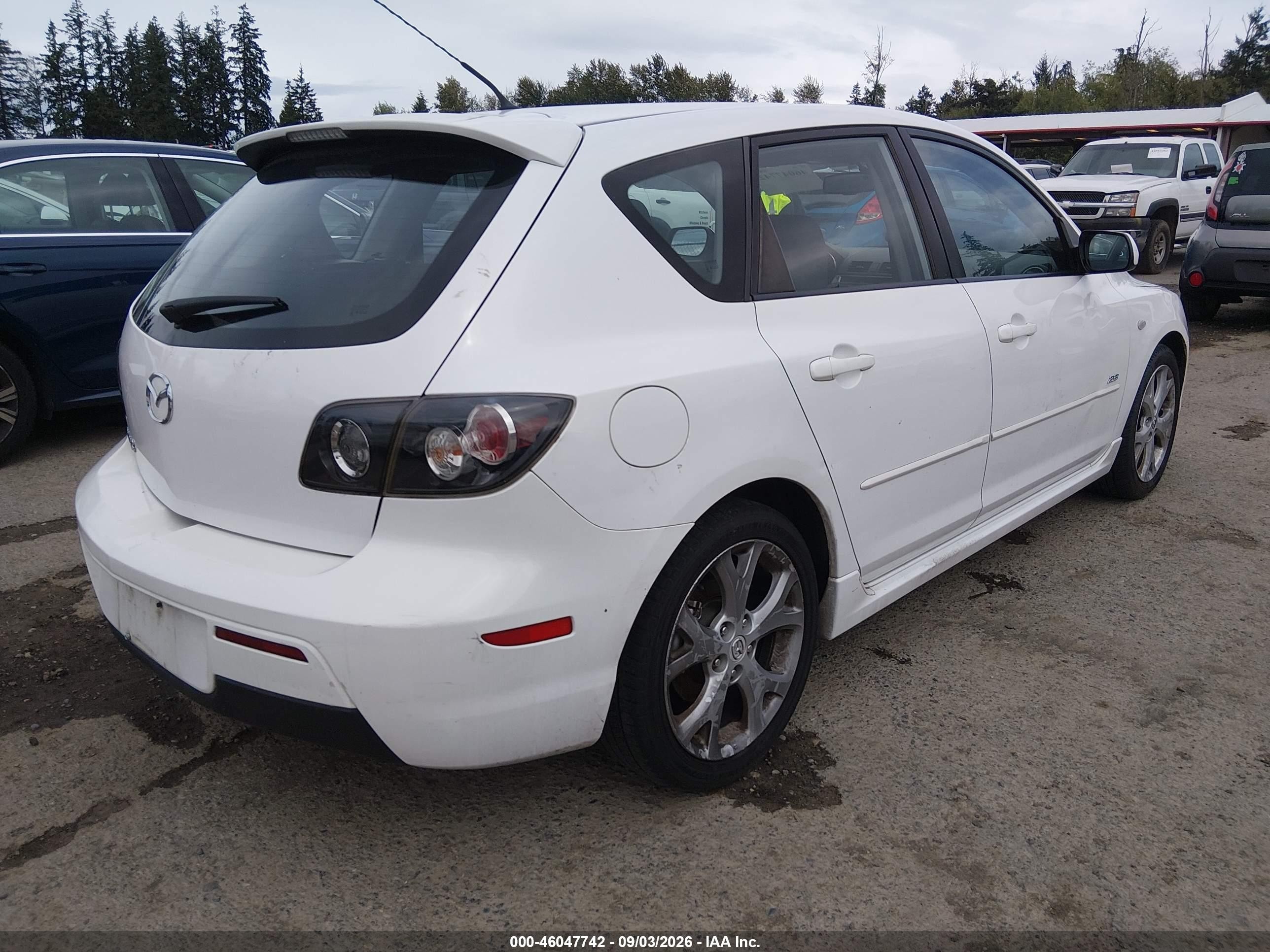 2008 Mazda Mazda3 S Touring White vin: JM1BK343X81867565