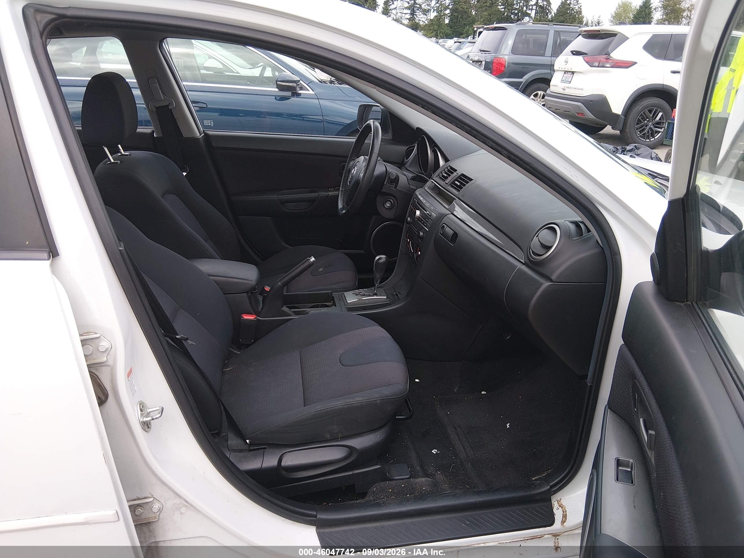 2008 Mazda Mazda3 S Touring White vin: JM1BK343X81867565