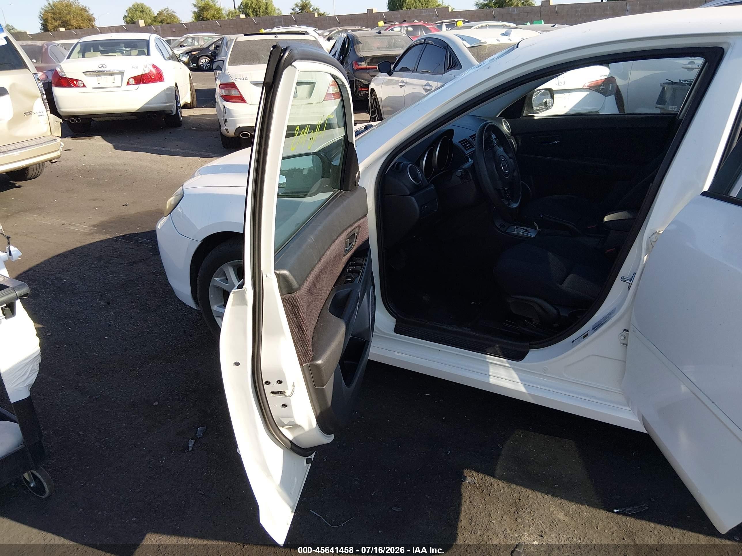 2009 Mazda Mazda3 S Touring White vin: JM1BK344191243860