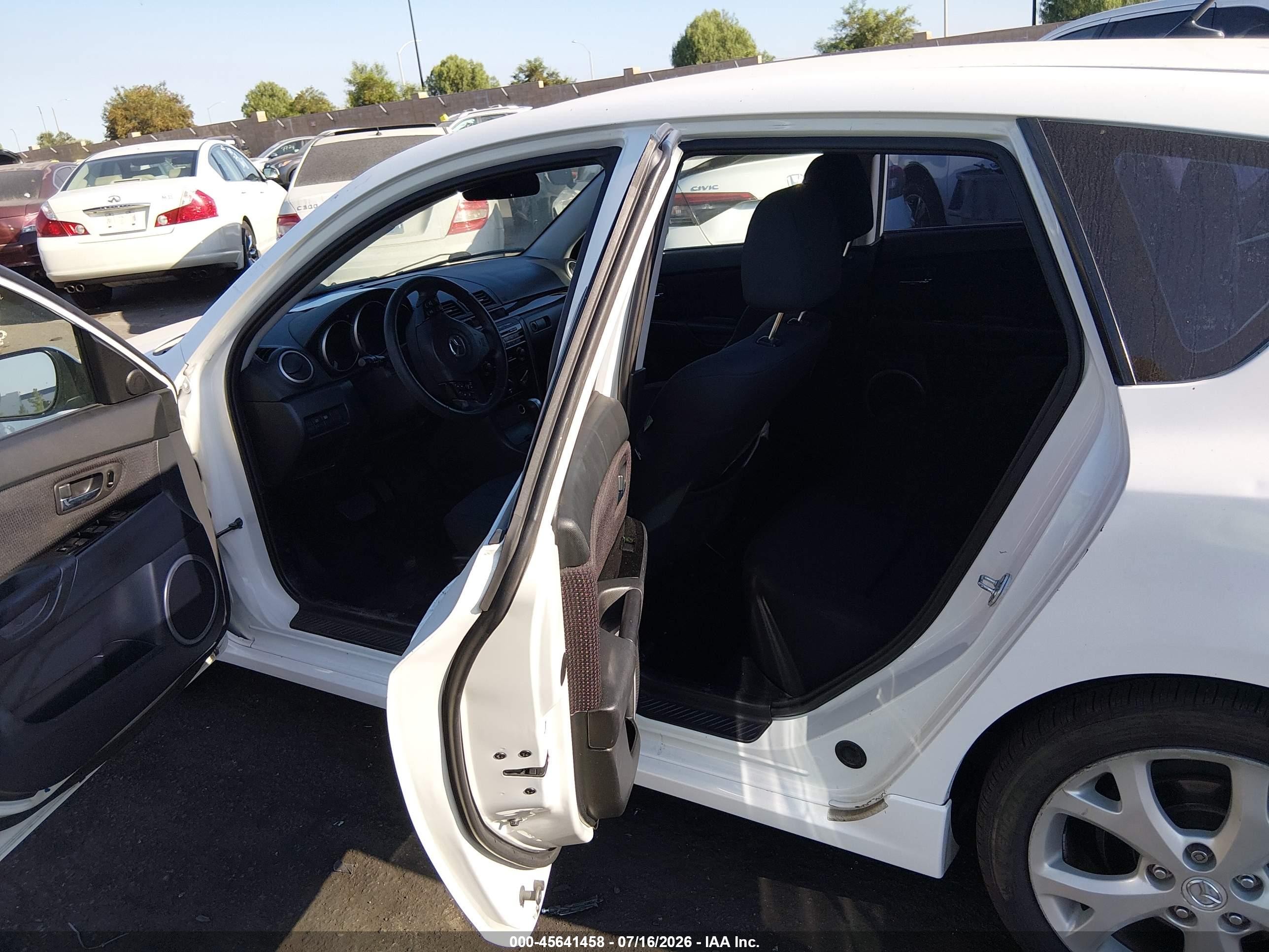 2009 Mazda Mazda3 S Touring White vin: JM1BK344191243860