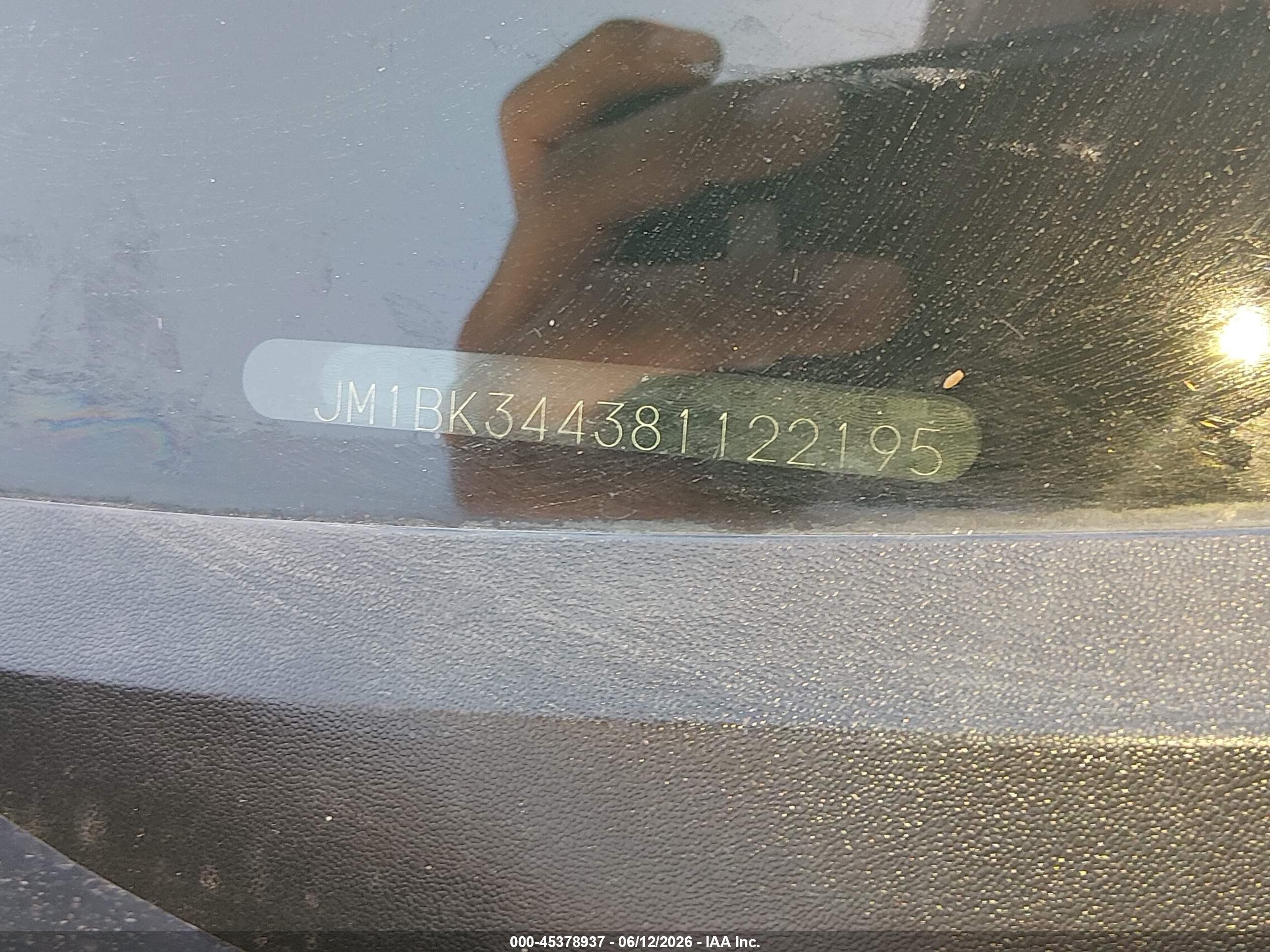 2008 Mazda Mazda3   Silver vin: JM1BK344381122195