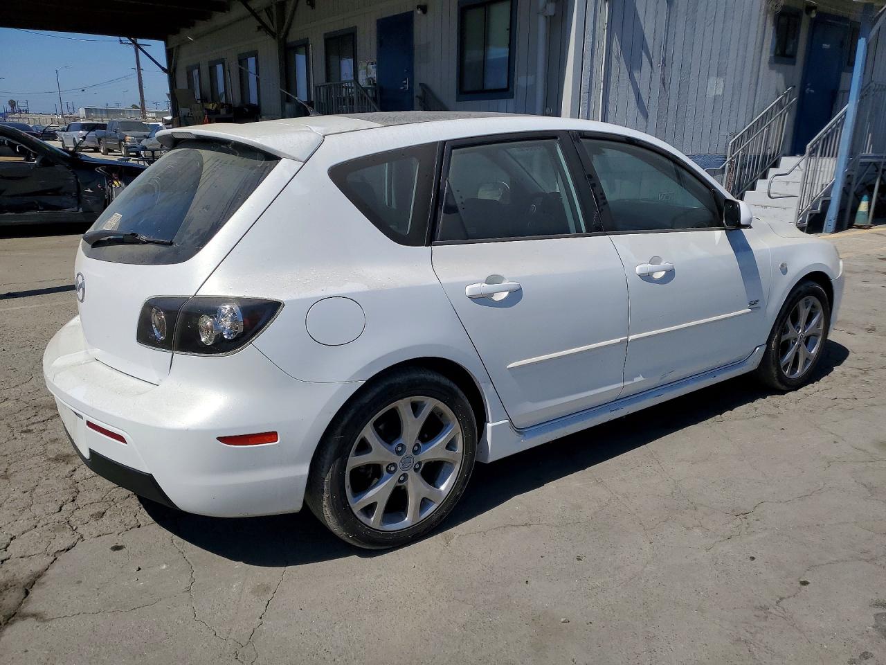 2007 Mazda 3 Hatchback White vin: JM1BK344671646620