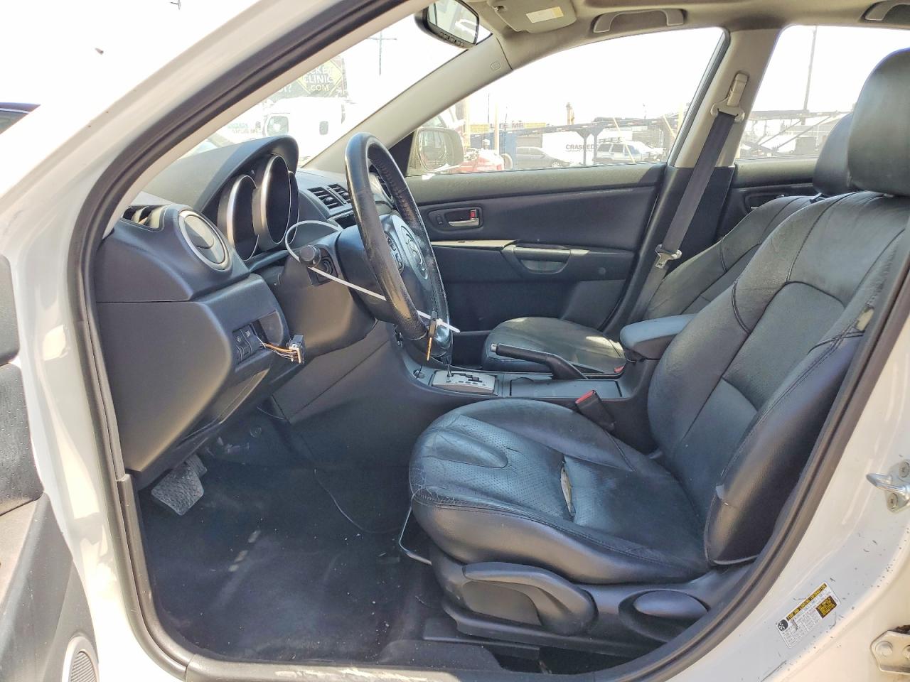 2007 Mazda 3 Hatchback White vin: JM1BK344671646620