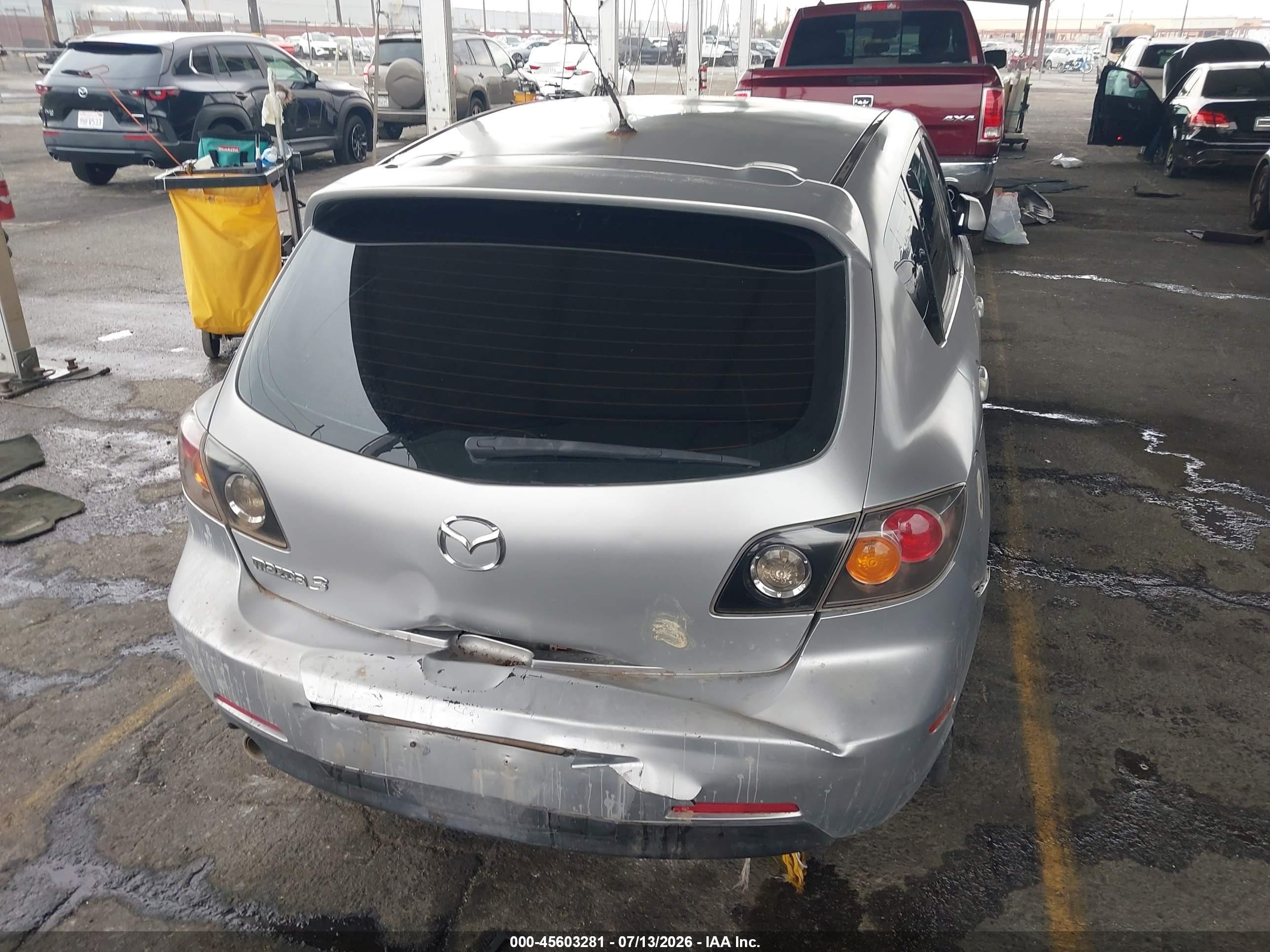 2006 Mazda Mazda3 S Touring Silver vin: JM1BK344961465588