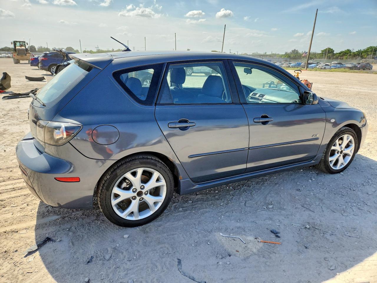 2008 Mazda 3 Hatchback Серый vin: JM1BK344981106826