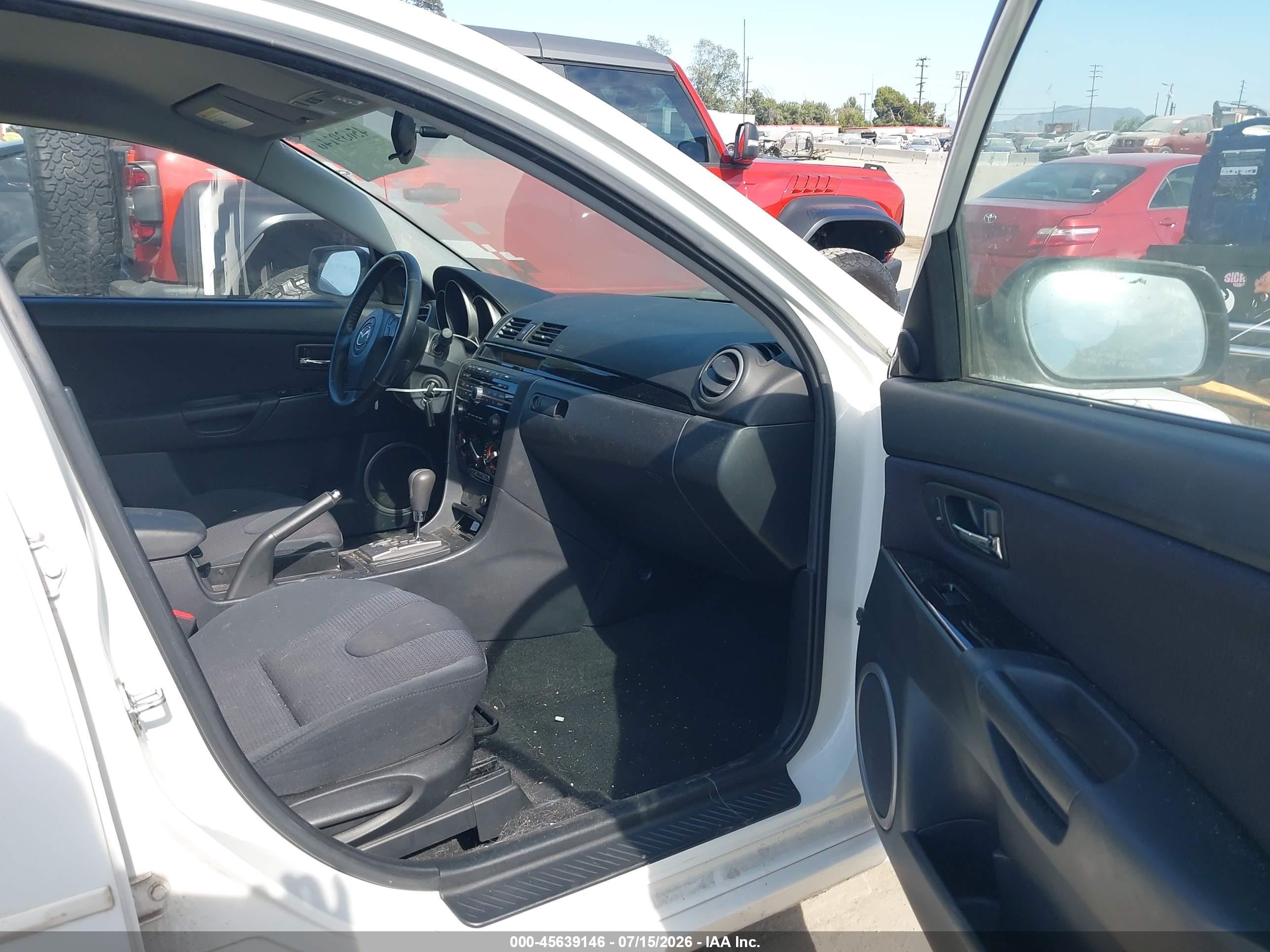 2008 Mazda Mazda3 S Touring White vin: JM1BK344981163656