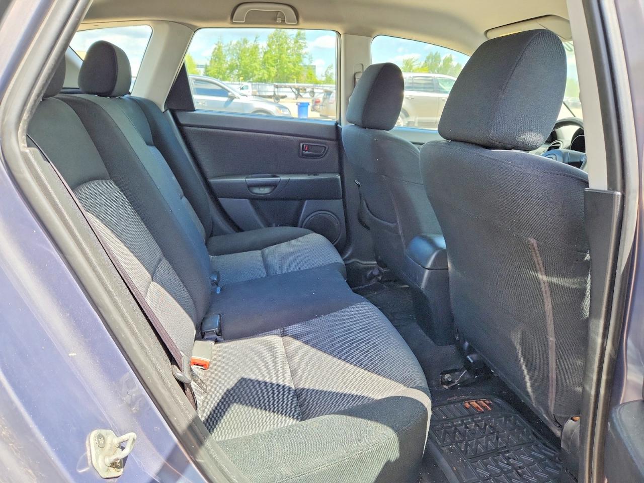 2008 Mazda 3 I Gray vin: JM1BK34F981135860