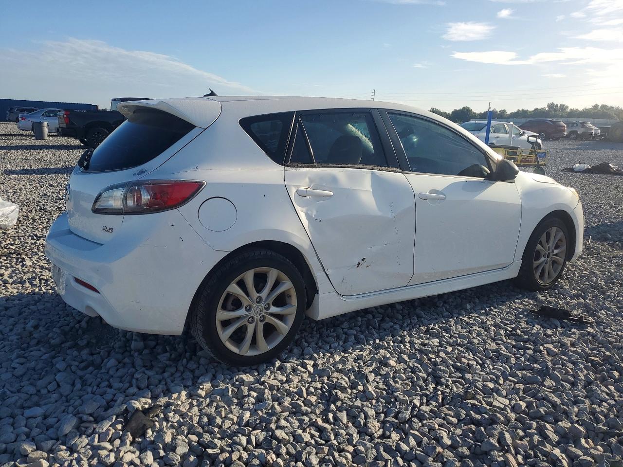 2010 Mazda 3 S White vin: JM1BL1H52A1320311