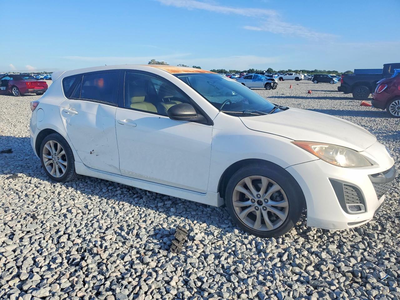 2010 Mazda 3 S White vin: JM1BL1H52A1320311
