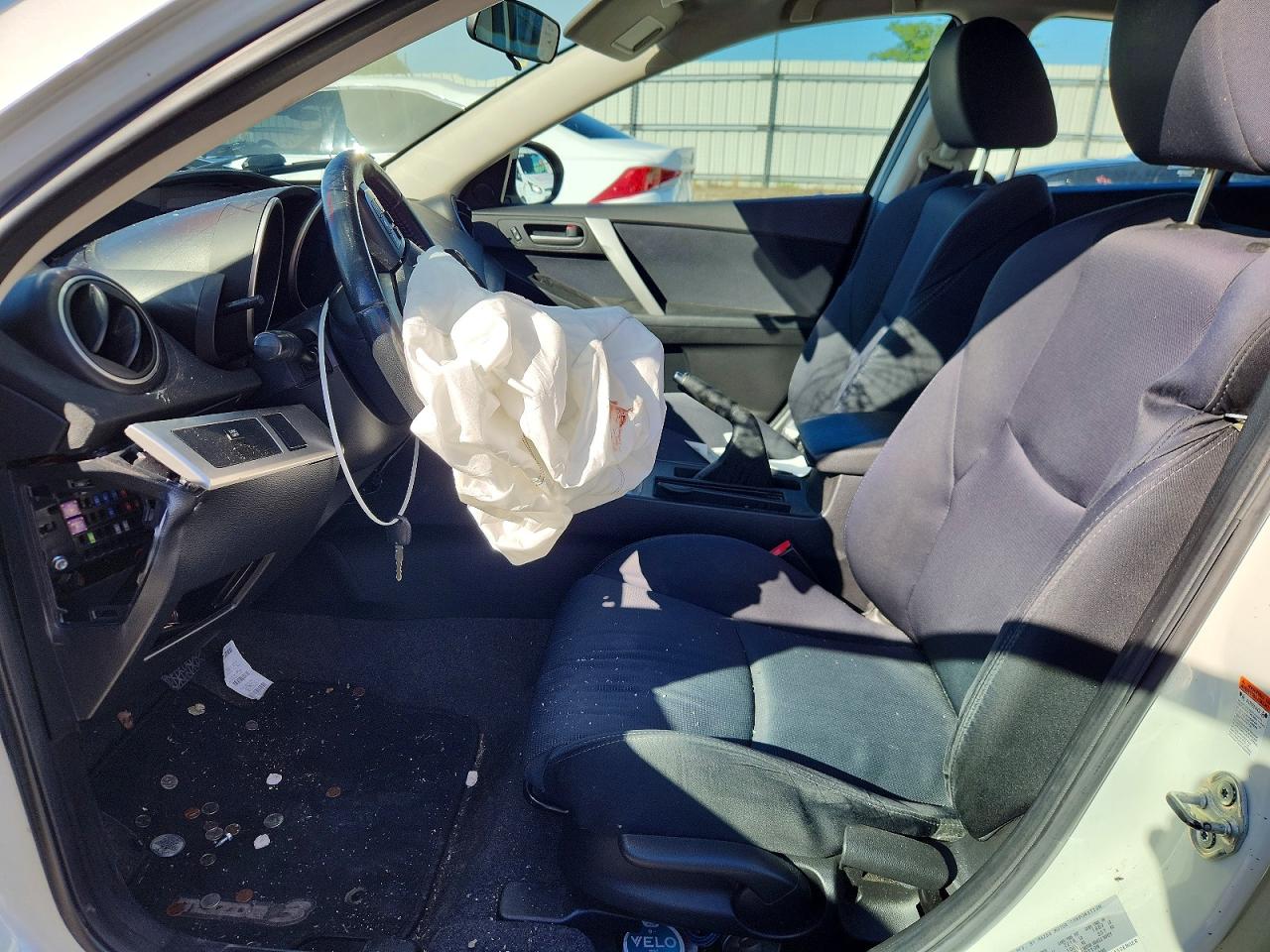 2010 Mazda 3 S Белый vin: JM1BL1H52A1331325