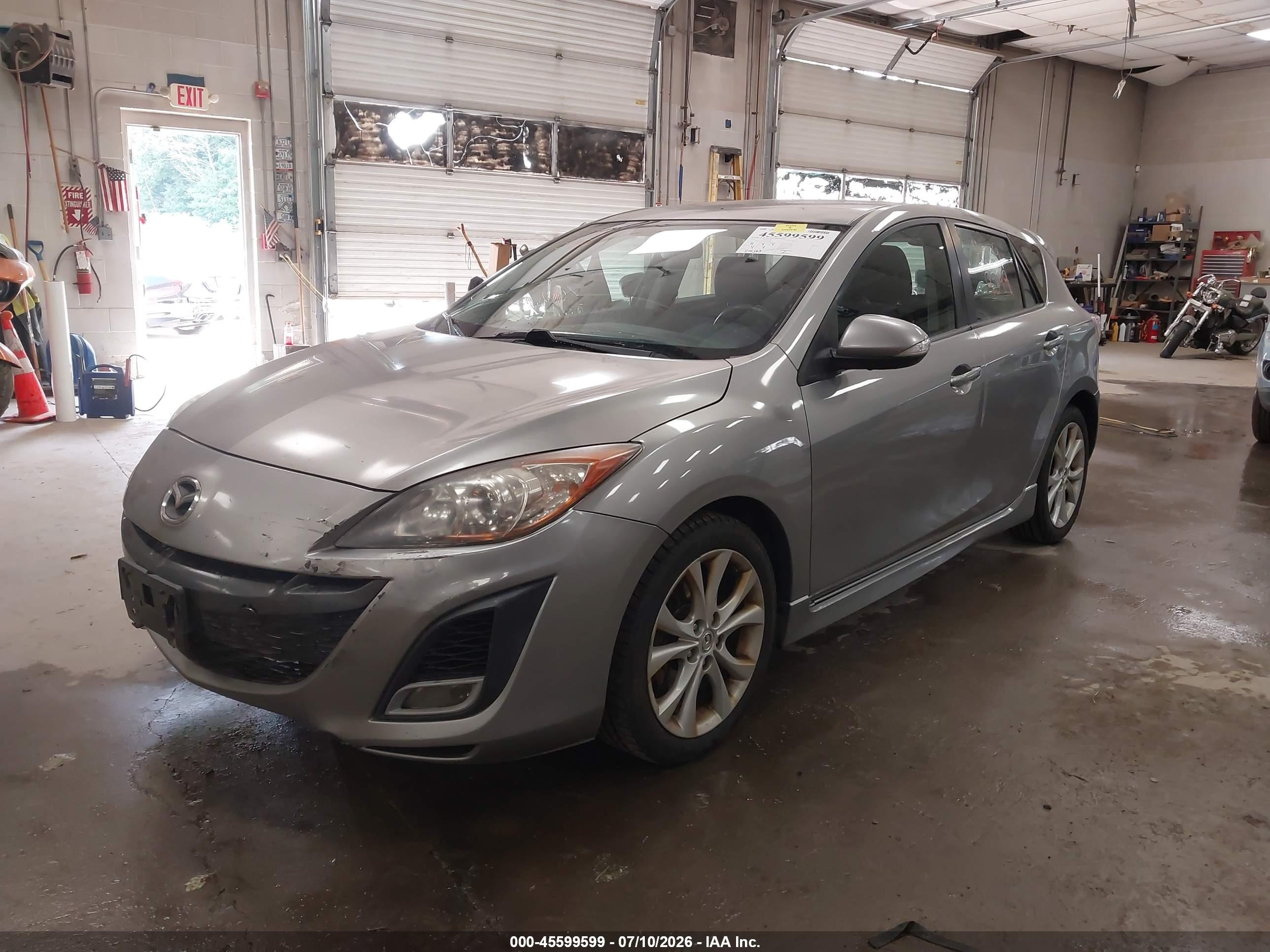 2010 Mazda Mazda3 S Sport Серебряный vin: JM1BL1H55A1230215