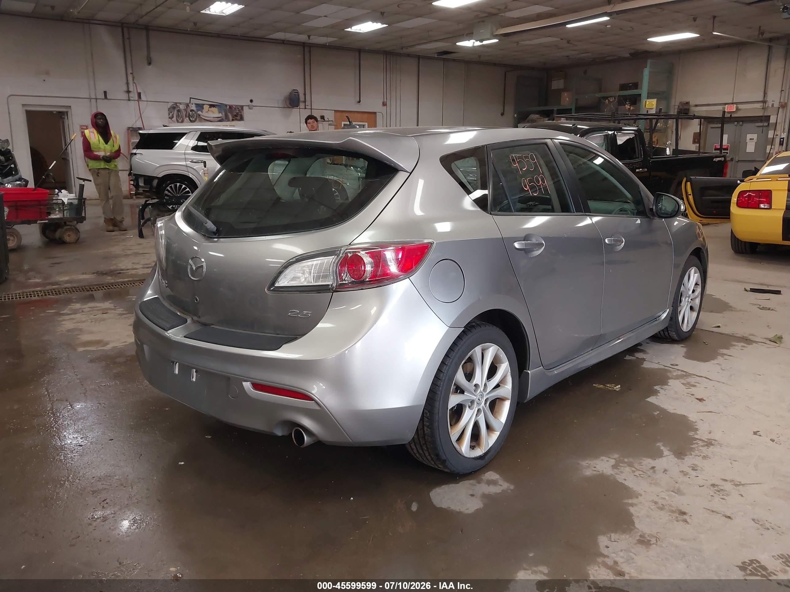 2010 Mazda Mazda3 S Sport Серебряный vin: JM1BL1H55A1230215