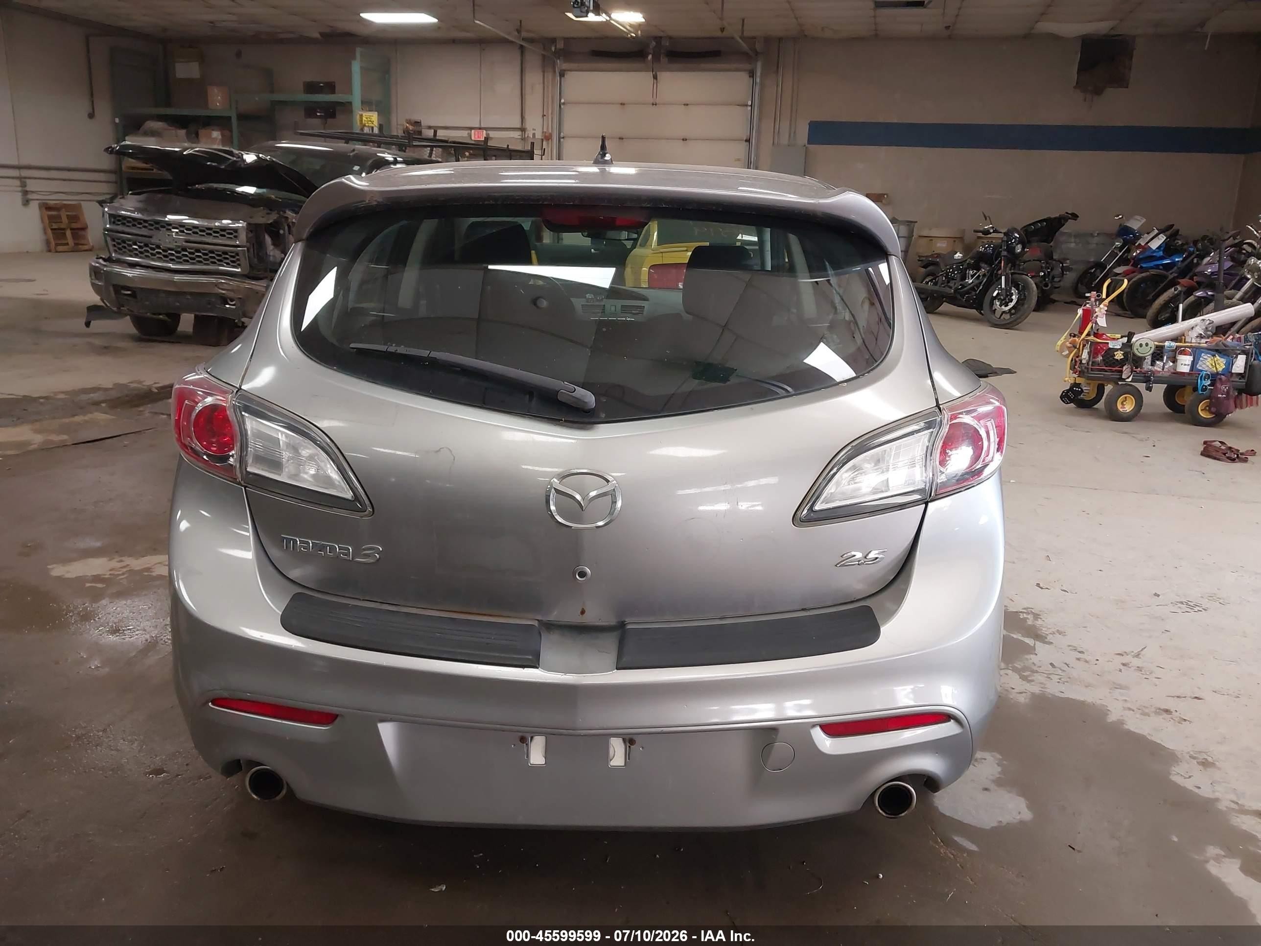 2010 Mazda Mazda3 S Sport Серебряный vin: JM1BL1H55A1230215