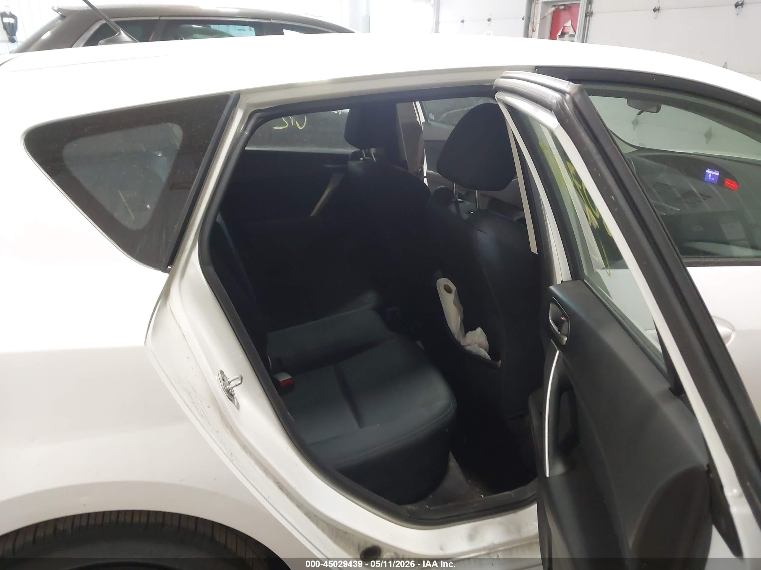 2010 Mazda Mazda3 S Sport White vin: JM1BL1H57A1184967