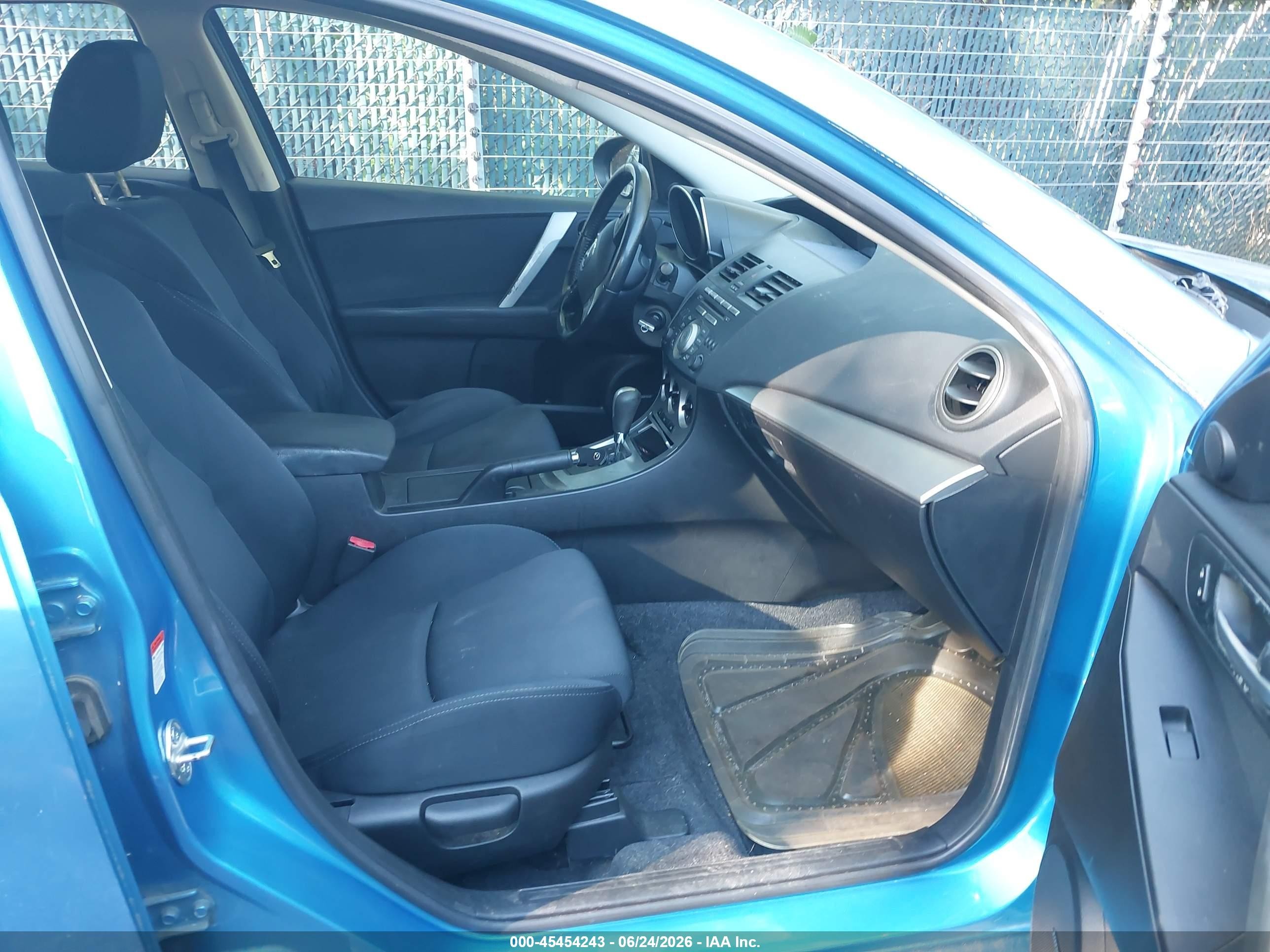 2010 Mazda Mazda3 S Sport Blue vin: JM1BL1H57A1248425