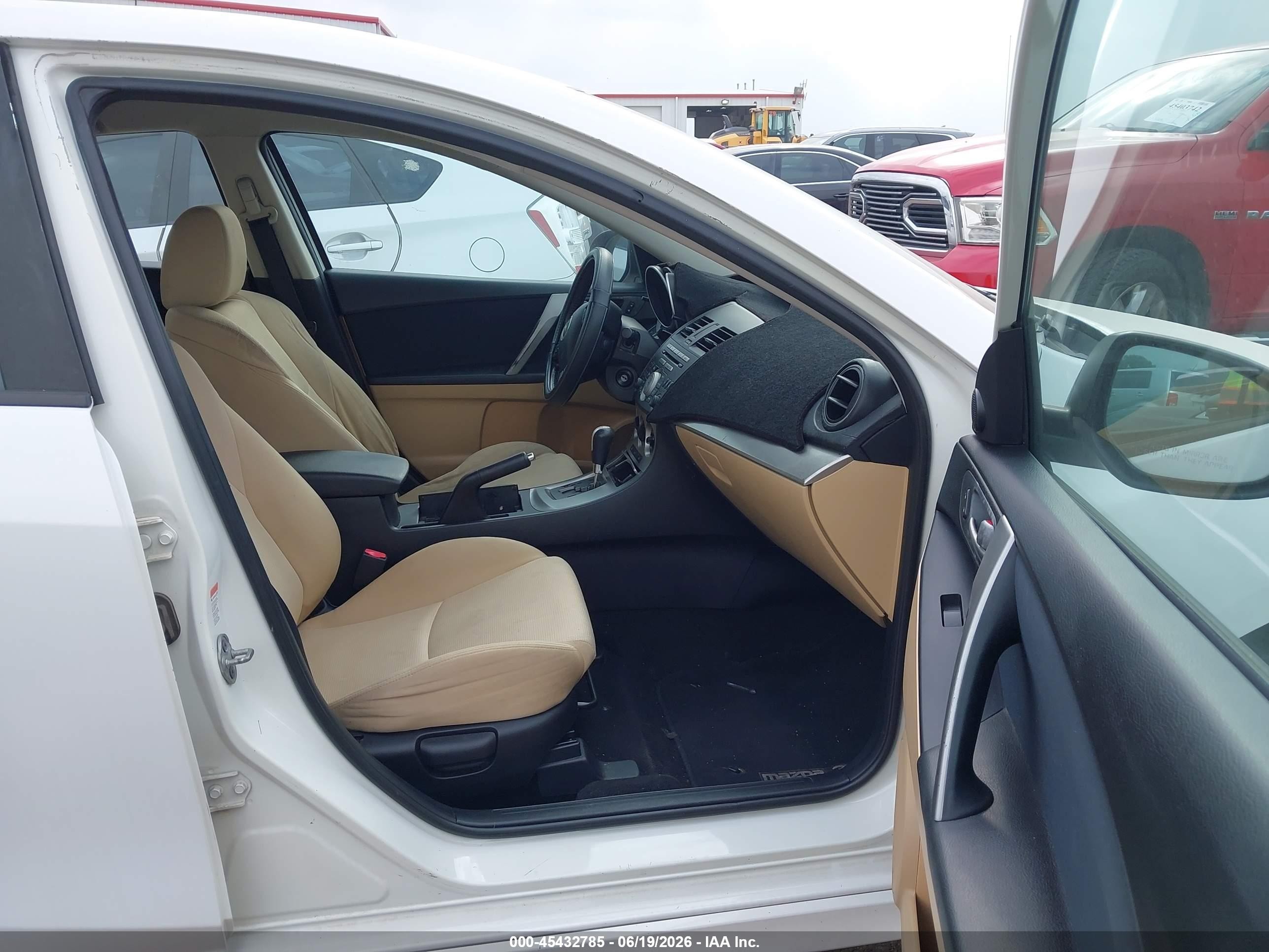 2010 Mazda Mazda3 S Sport White vin: JM1BL1H58A1100655
