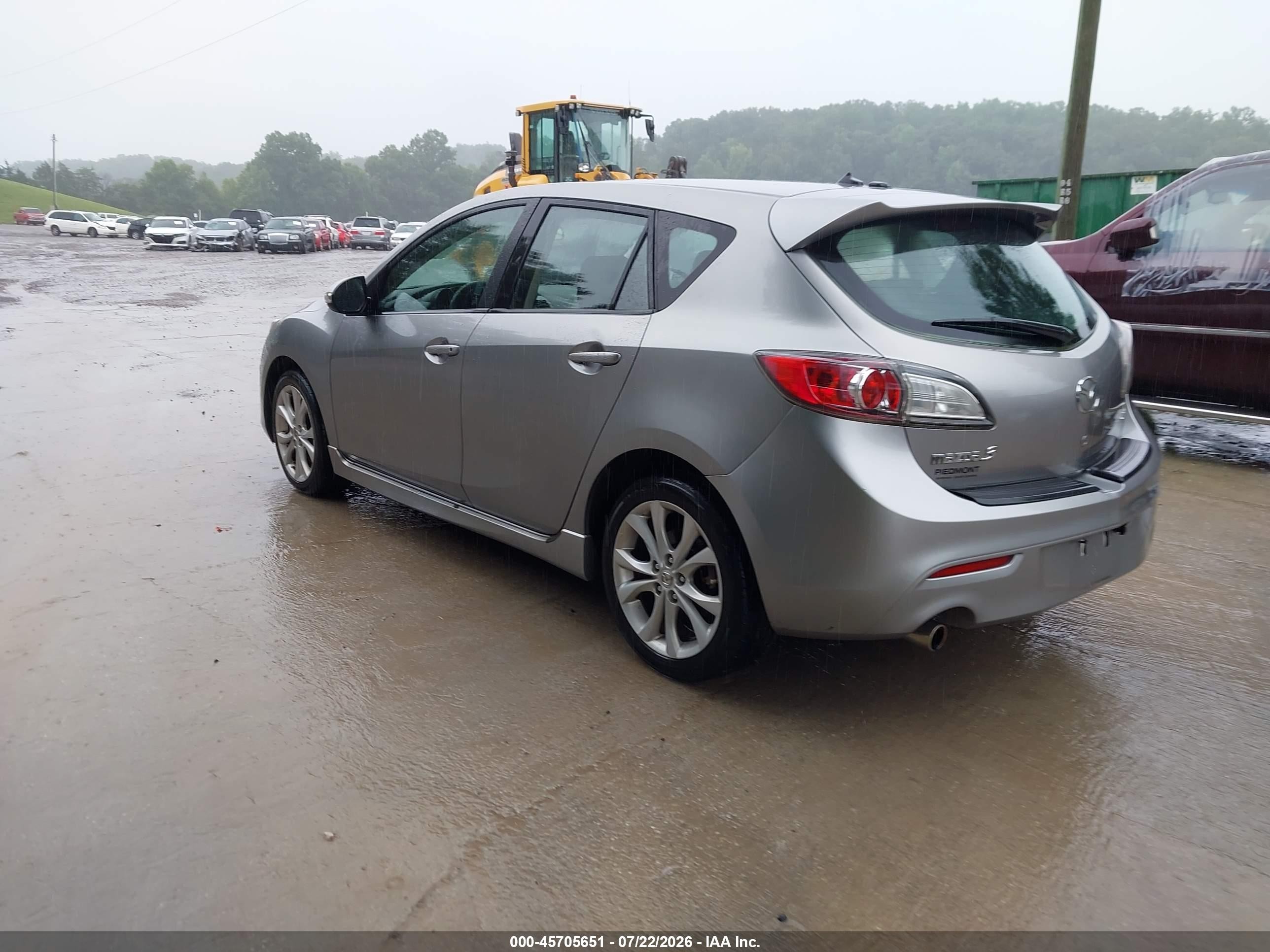 2010 Mazda Mazda3   Silver vin: JM1BL1H58A1211884