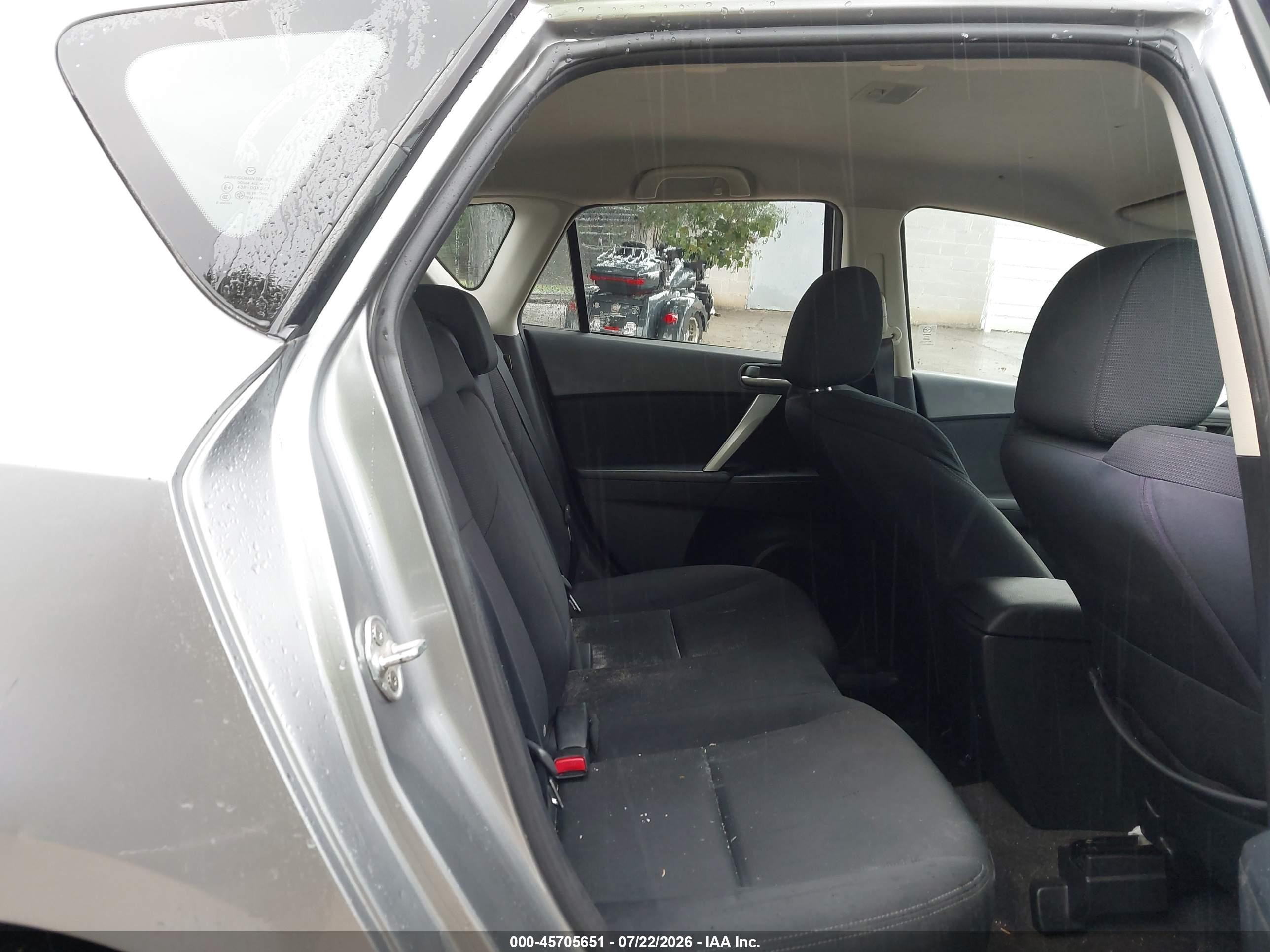 2010 Mazda Mazda3   Silver vin: JM1BL1H58A1211884