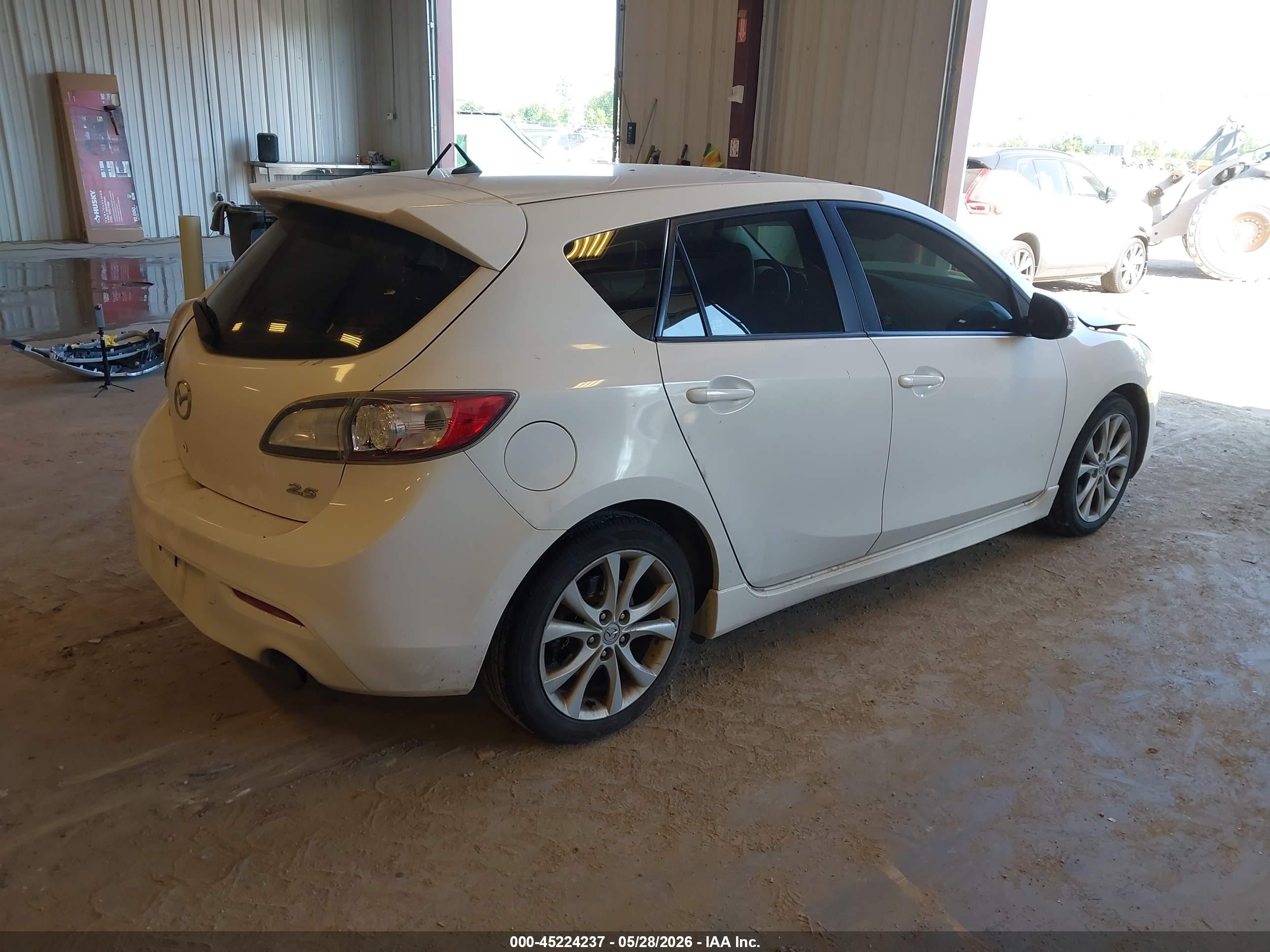 2010 Mazda Mazda3 S Grand Touring White vin: JM1BL1H59A1164025