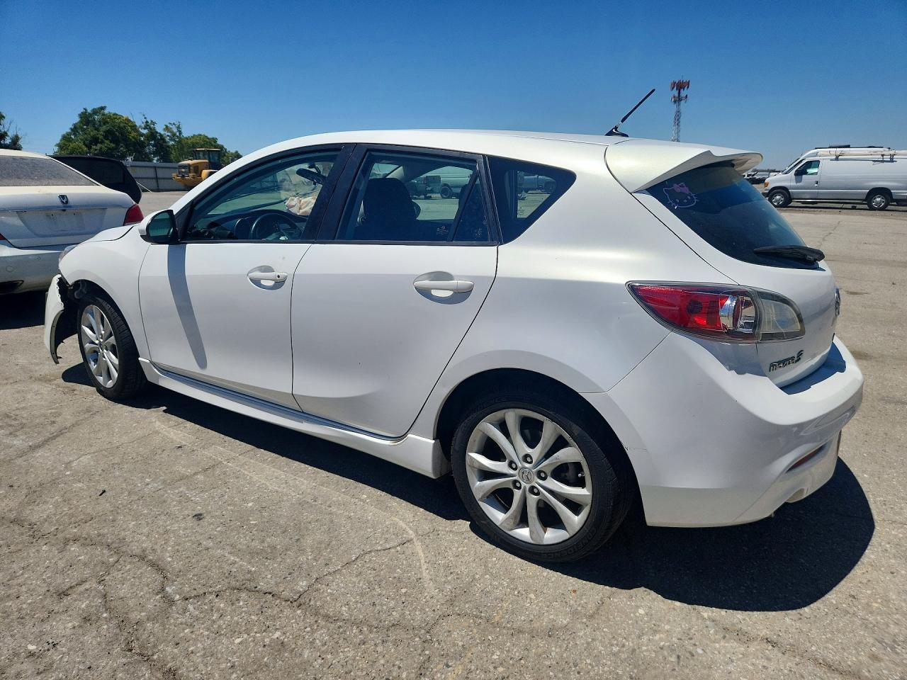 2010 Mazda 3 S White vin: JM1BL1H60A1349119