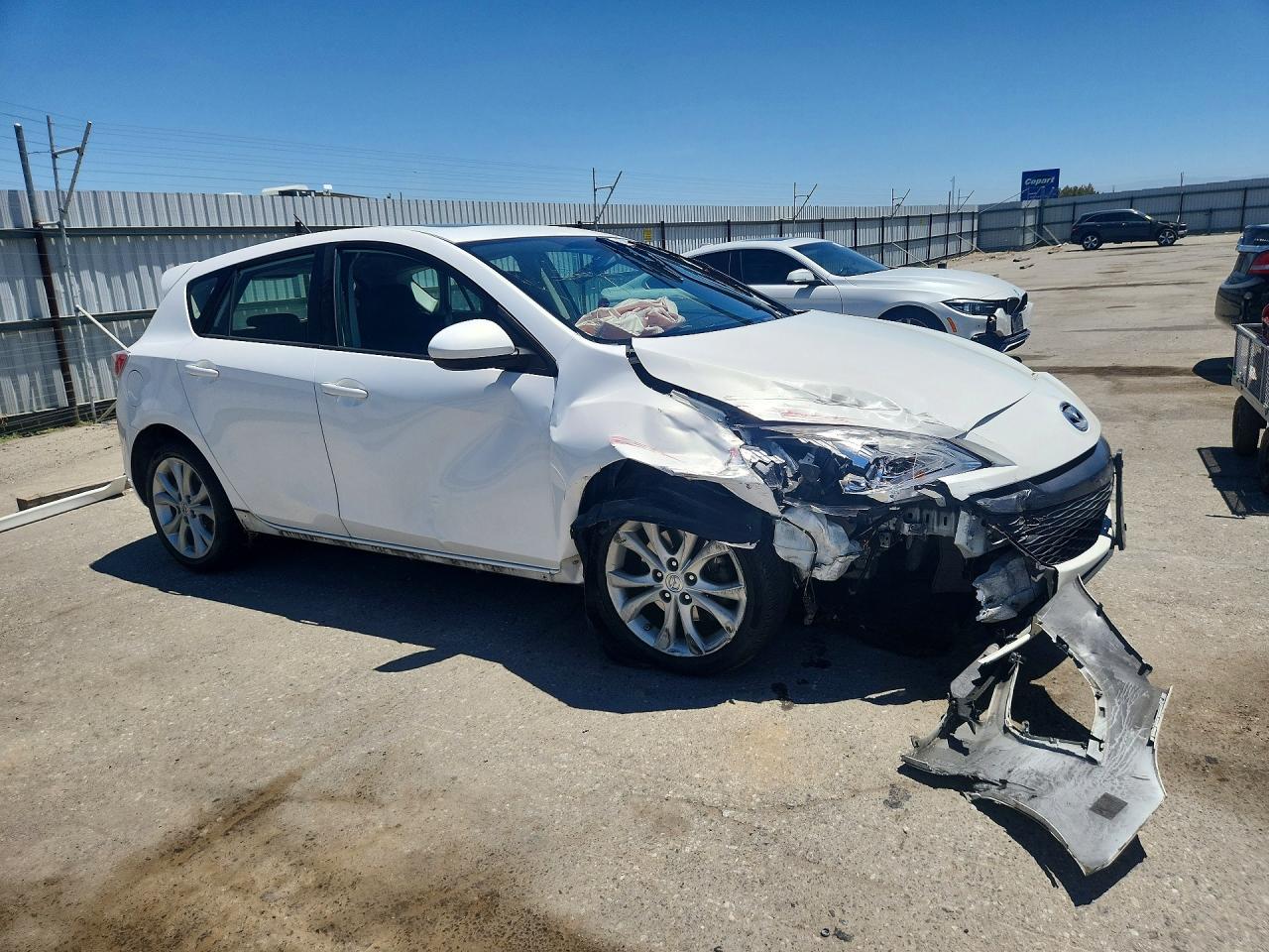 2010 Mazda 3 S White vin: JM1BL1H60A1349119