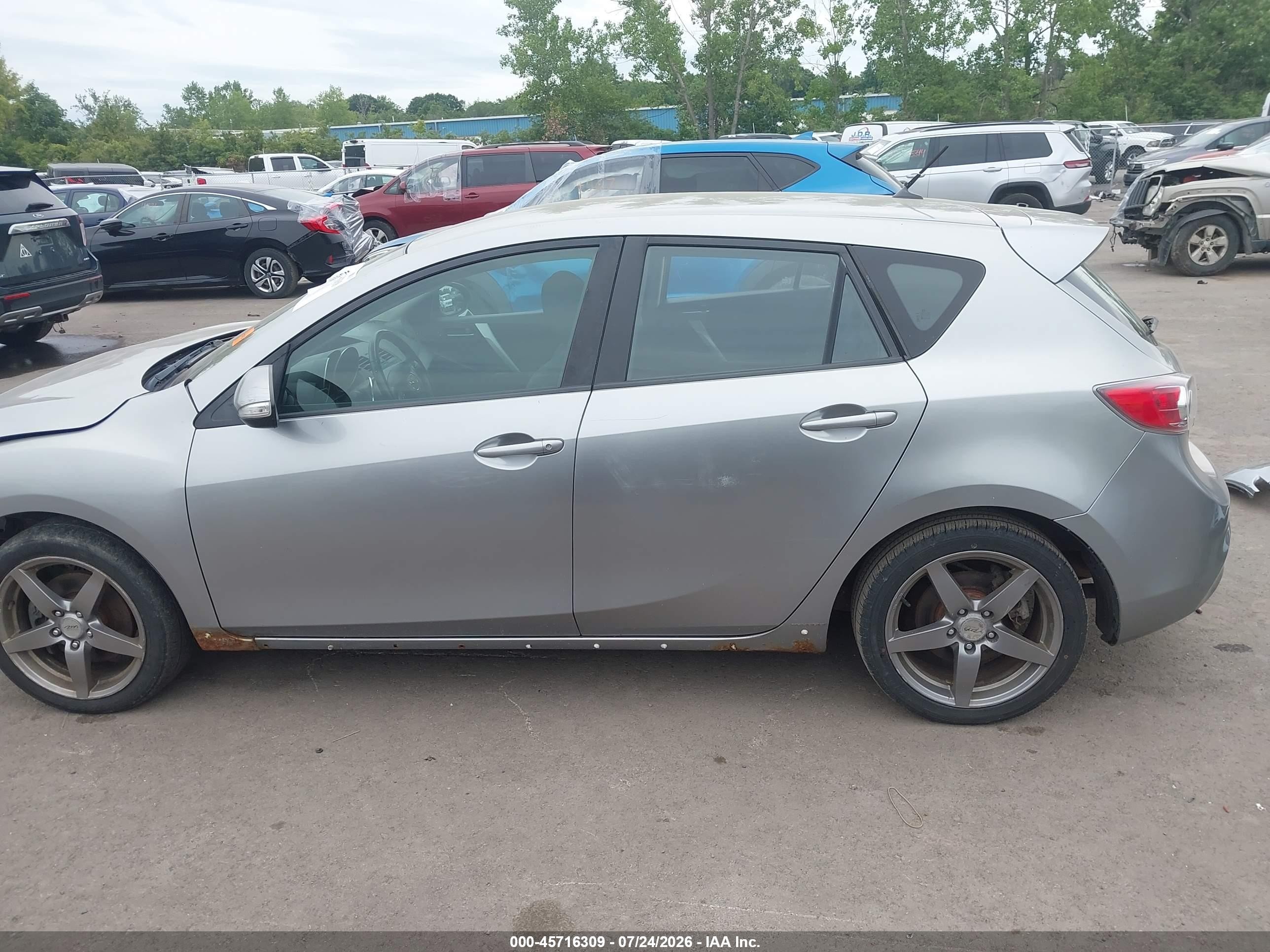 2010 Mazda Mazda3 S Sport Silver vin: JM1BL1H61A1113207