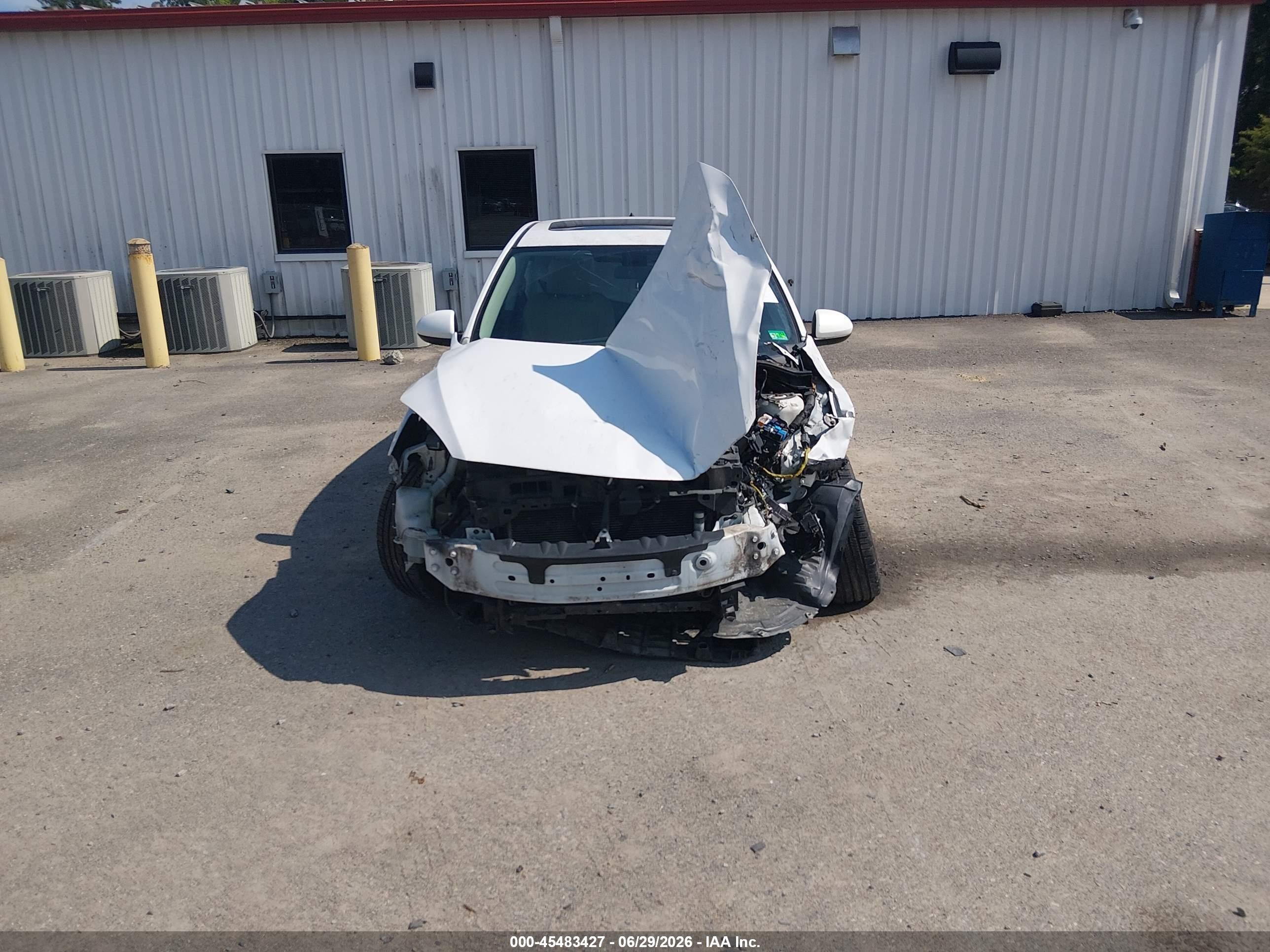2010 Mazda Mazda3   Белый vin: JM1BL1H6XA1277684
