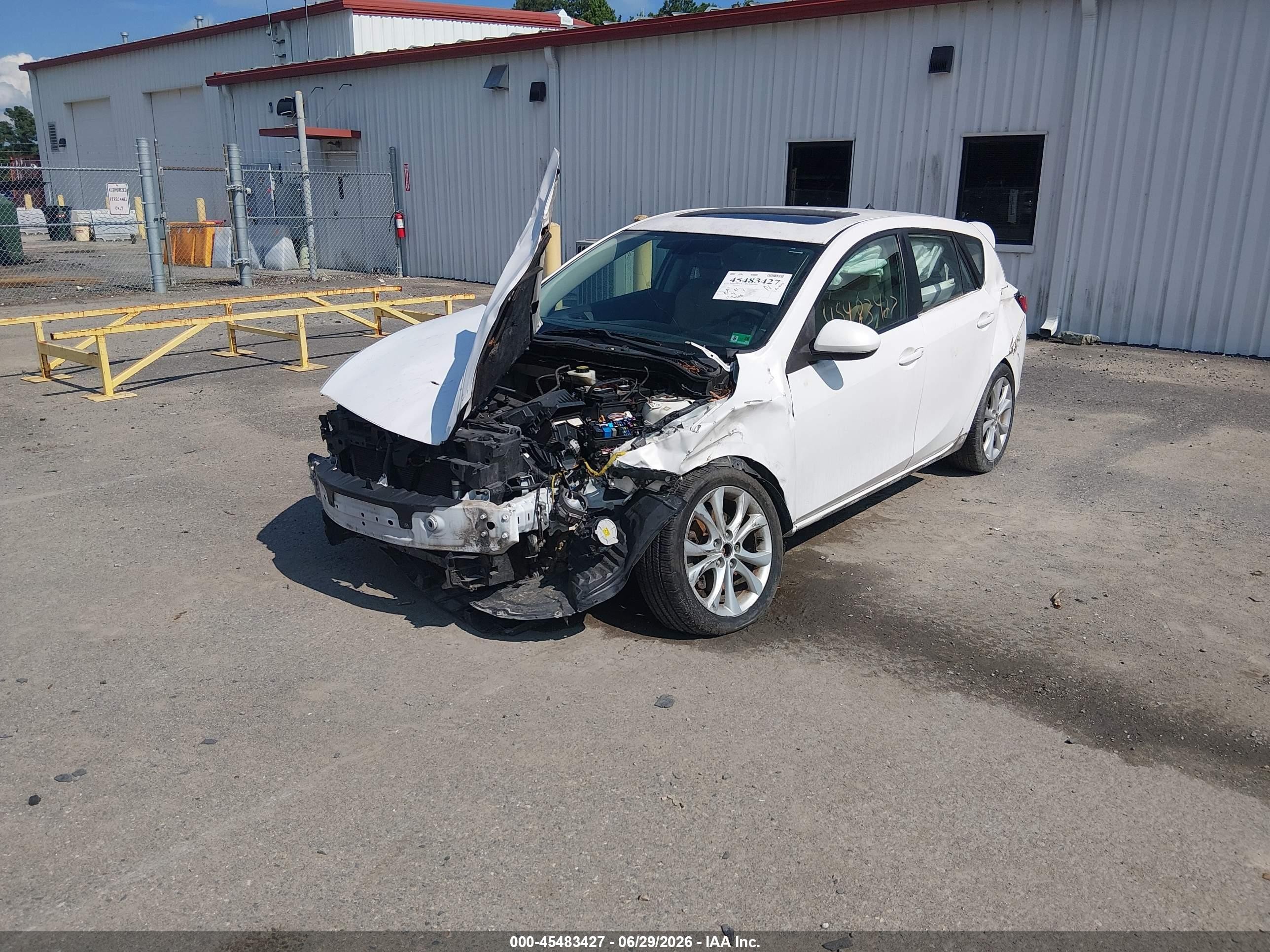 2010 Mazda Mazda3   Белый vin: JM1BL1H6XA1277684