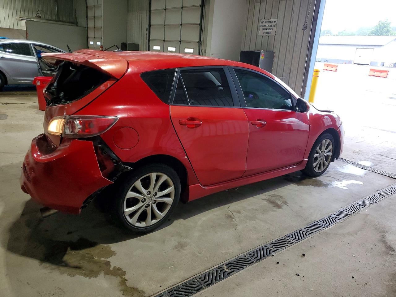 2011 Mazda 3 S Красный vin: JM1BL1K53B1432724