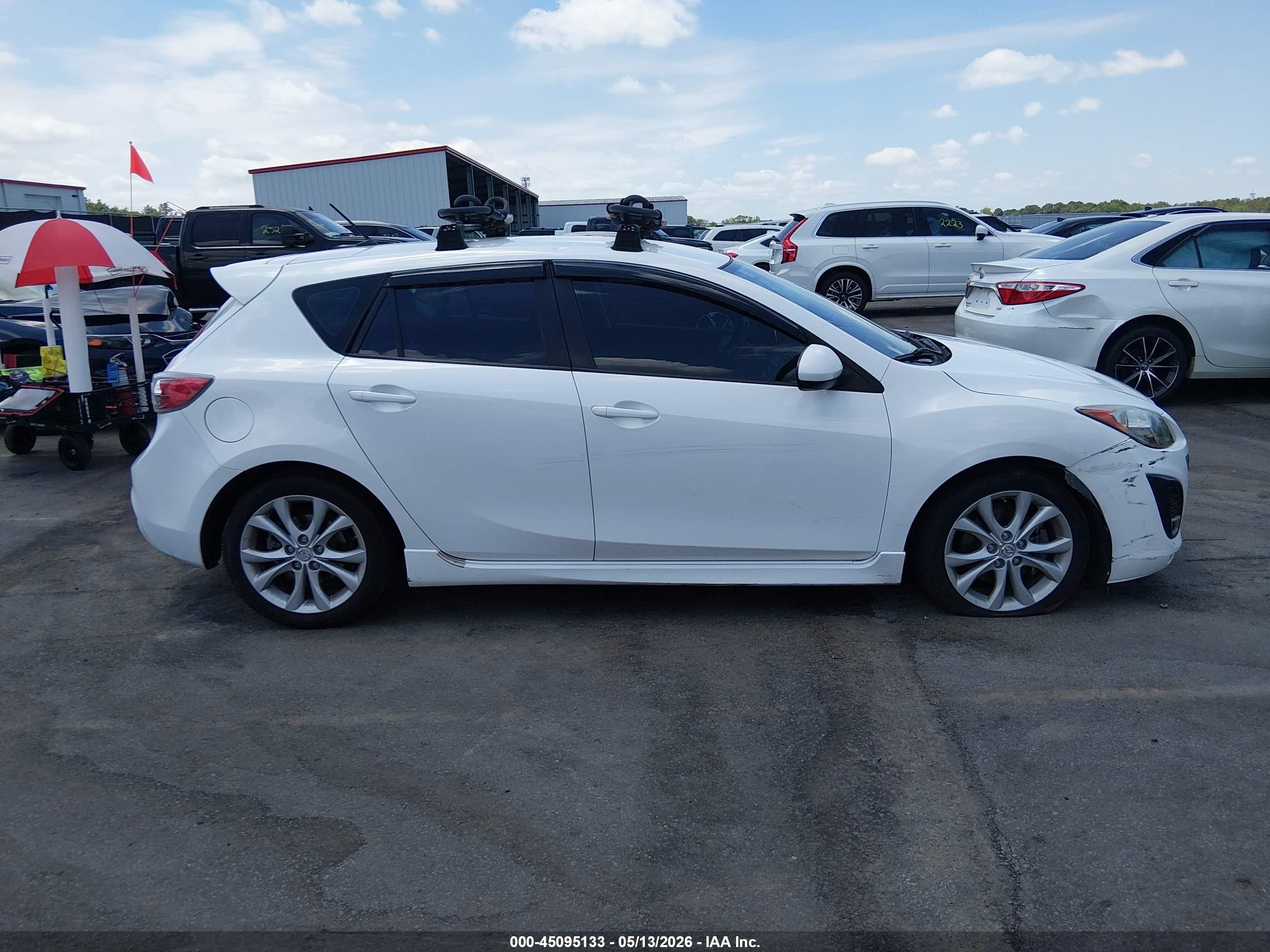 2011 Mazda Mazda3 S Sport Белый vin: JM1BL1K54B1459169