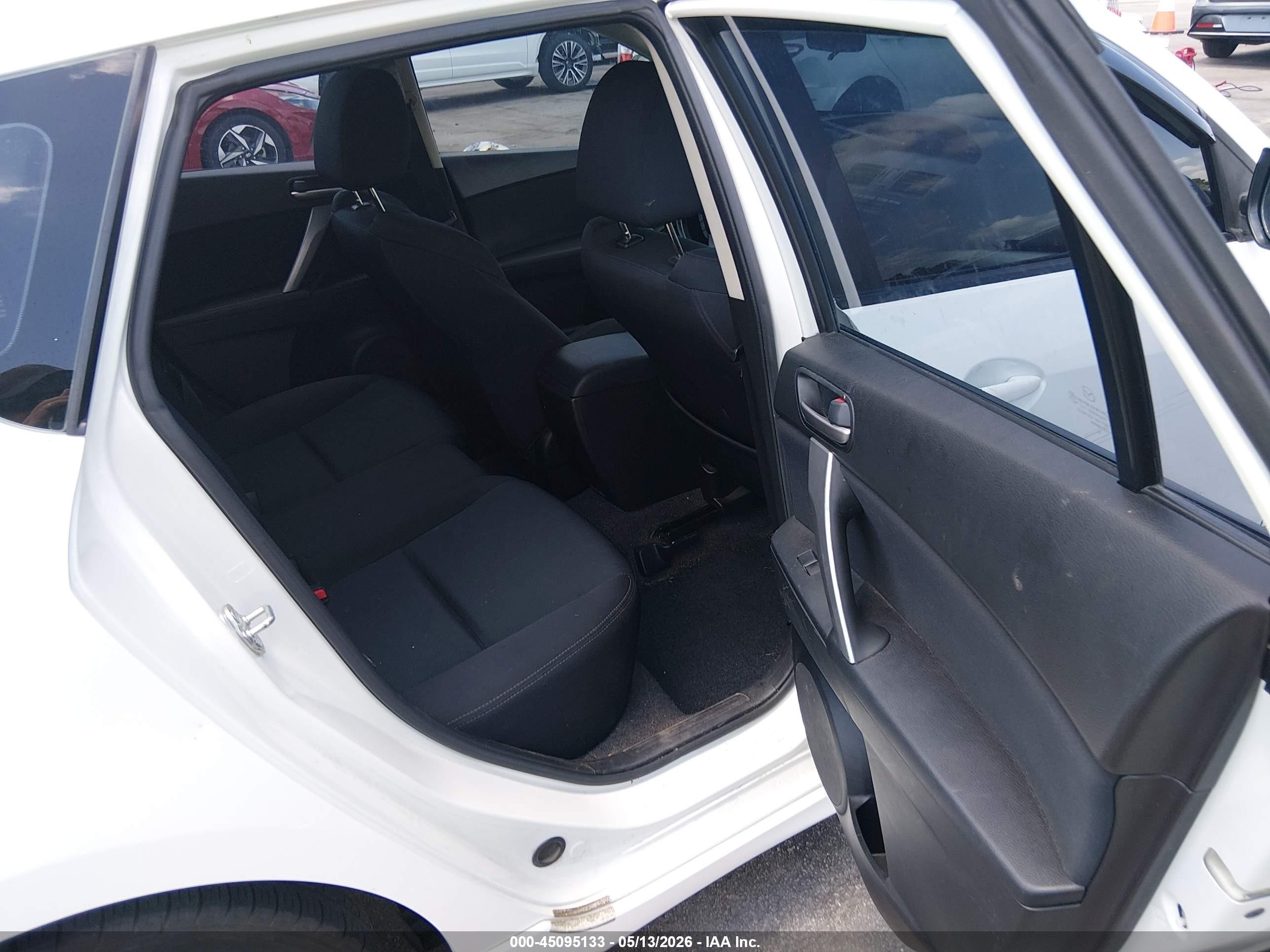 2011 Mazda Mazda3 S Sport Белый vin: JM1BL1K54B1459169
