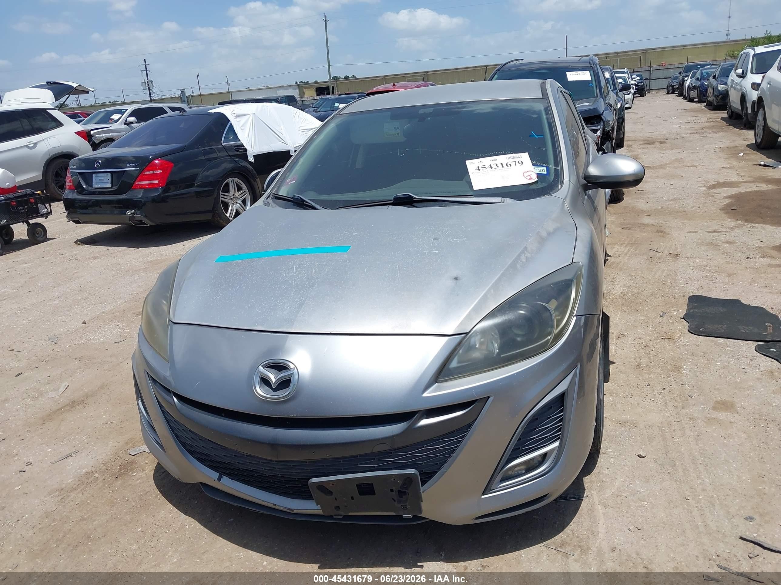 2011 Mazda Mazda3 S Sport Gray vin: JM1BL1K58B1472491