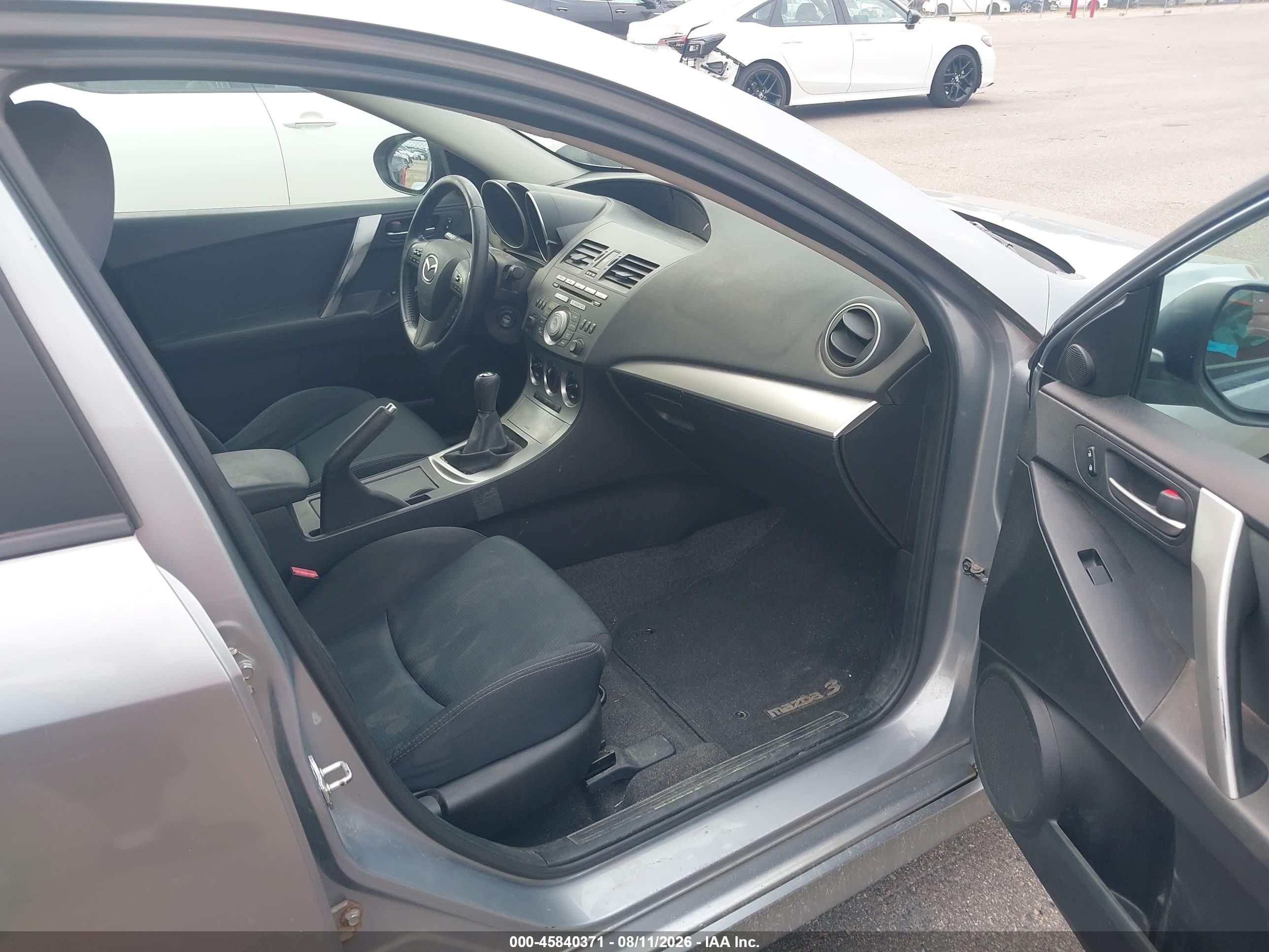 2011 Mazda Mazda3 S Sport Серебряный vin: JM1BL1K59B1436549