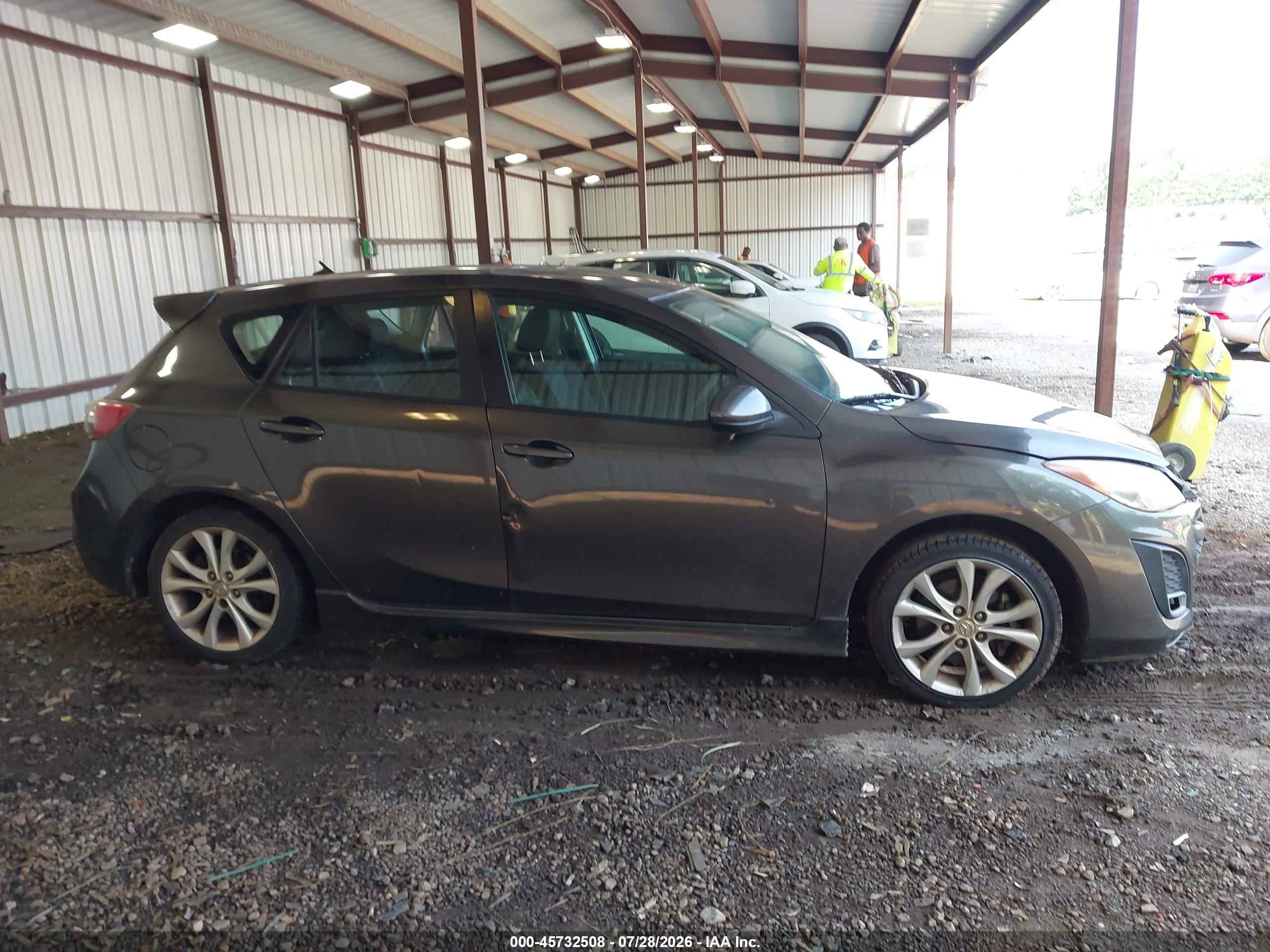 2011 Mazda Mazda3   Gray vin: JM1BL1K63B1901724