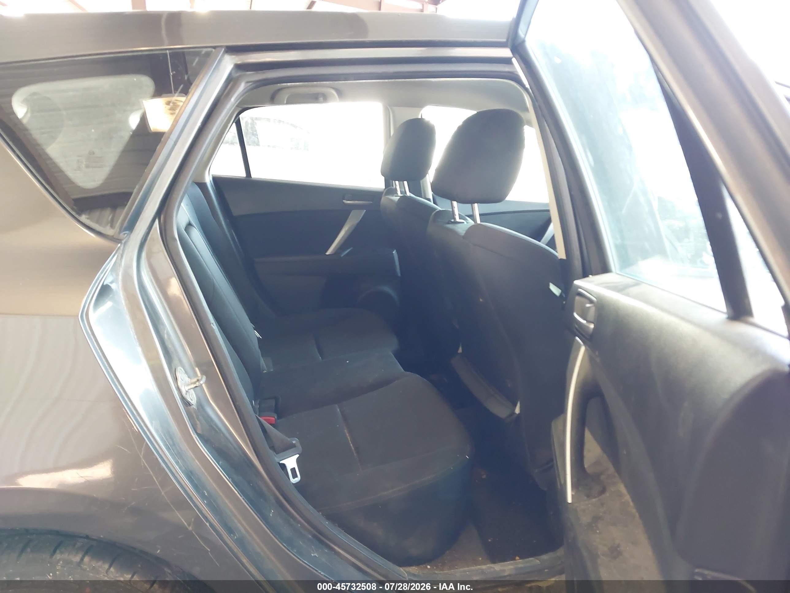 2011 Mazda Mazda3   Gray vin: JM1BL1K63B1901724