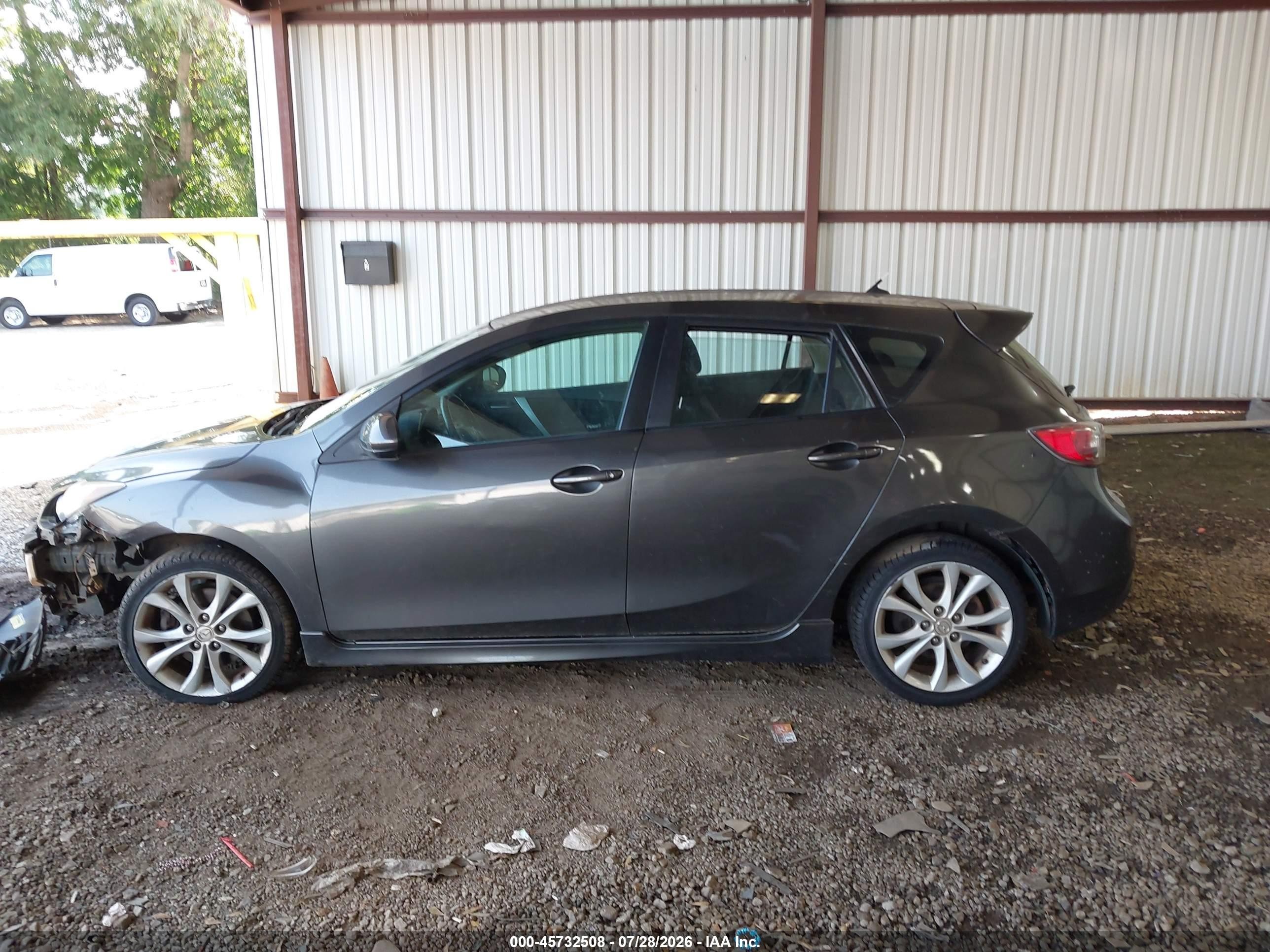 2011 Mazda Mazda3   Gray vin: JM1BL1K63B1901724