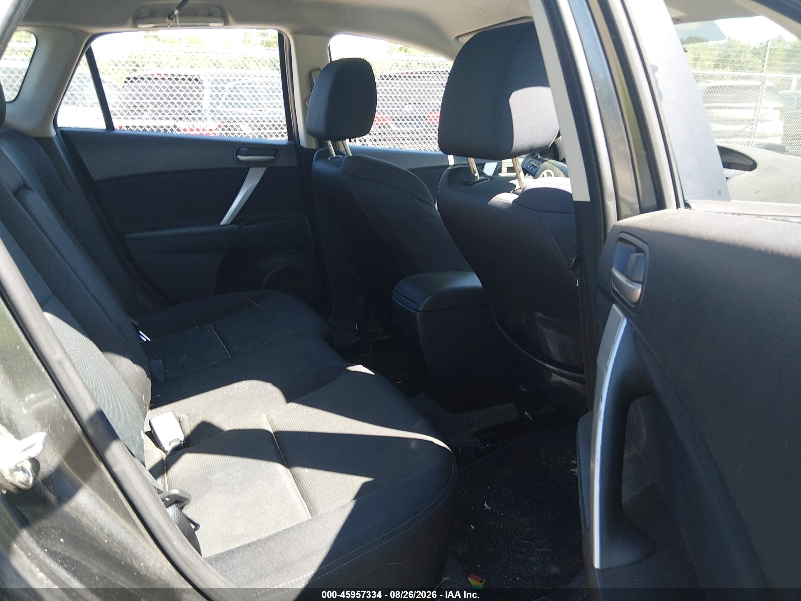 2011 Mazda Mazda3 S Sport Gray vin: JM1BL1K65B1406599
