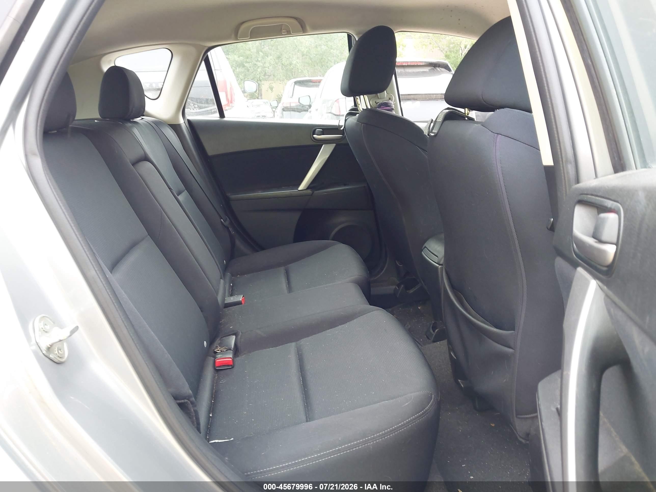2011 Mazda Mazda3 S Sport Silver vin: JM1BL1K66B1463524
