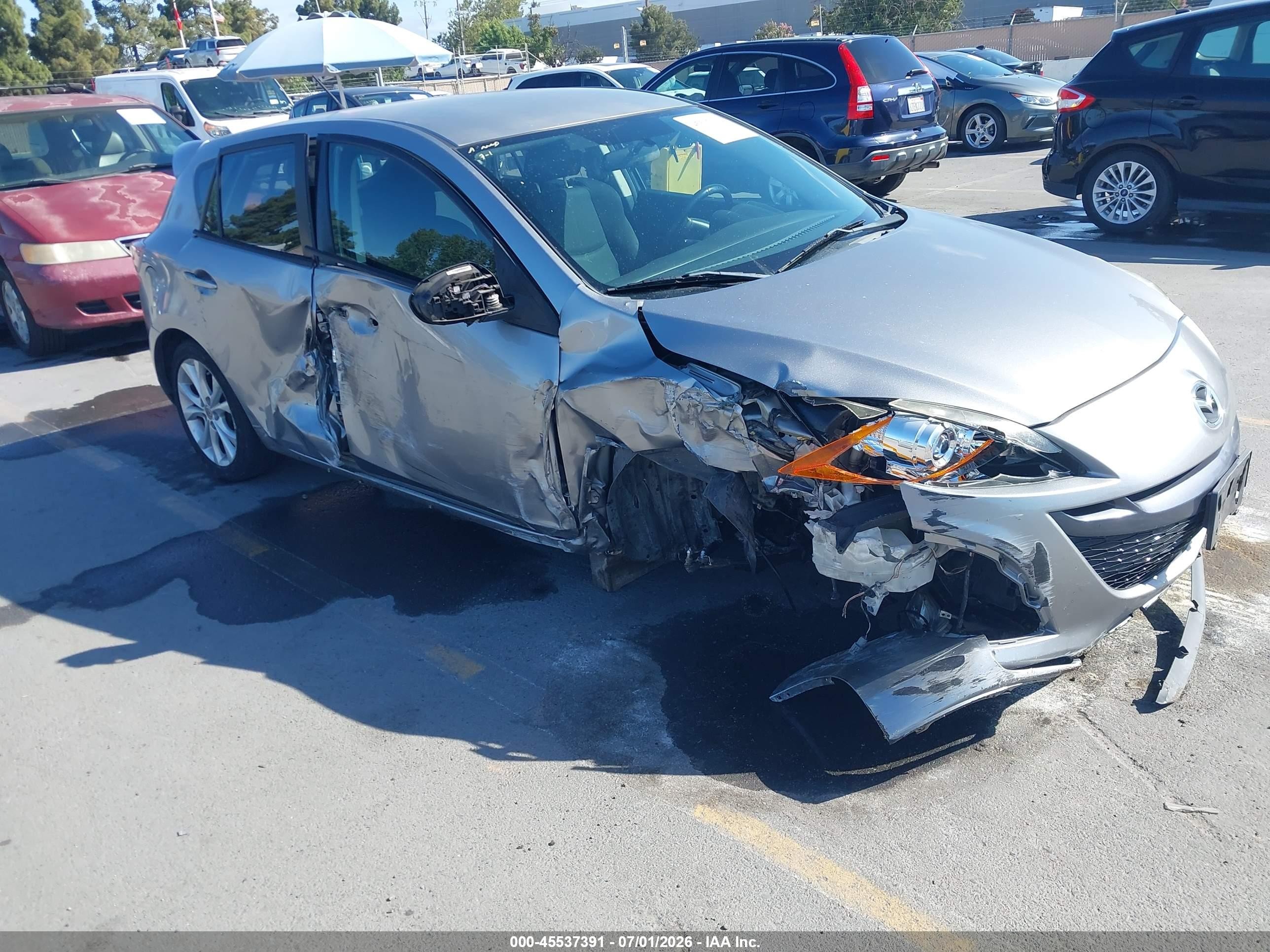 2011 Mazda Mazda3 S Sport Silver vin: JM1BL1K67B1361715