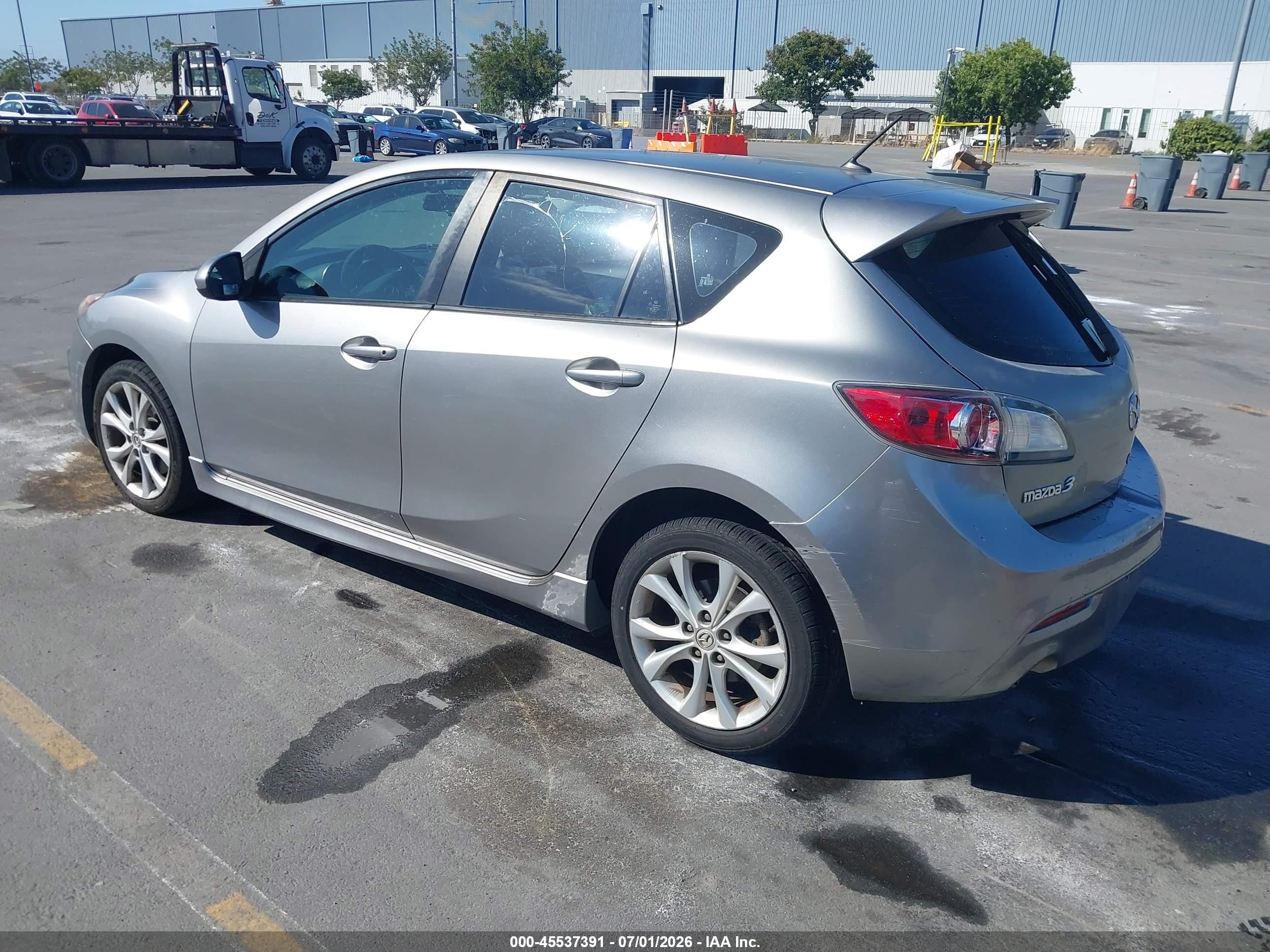 2011 Mazda Mazda3 S Sport Silver vin: JM1BL1K67B1361715