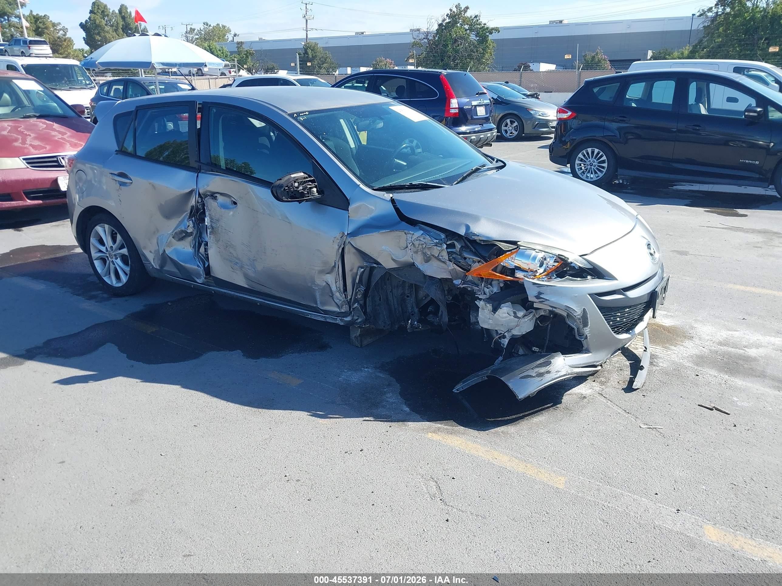 2011 Mazda Mazda3 S Sport Silver vin: JM1BL1K67B1361715