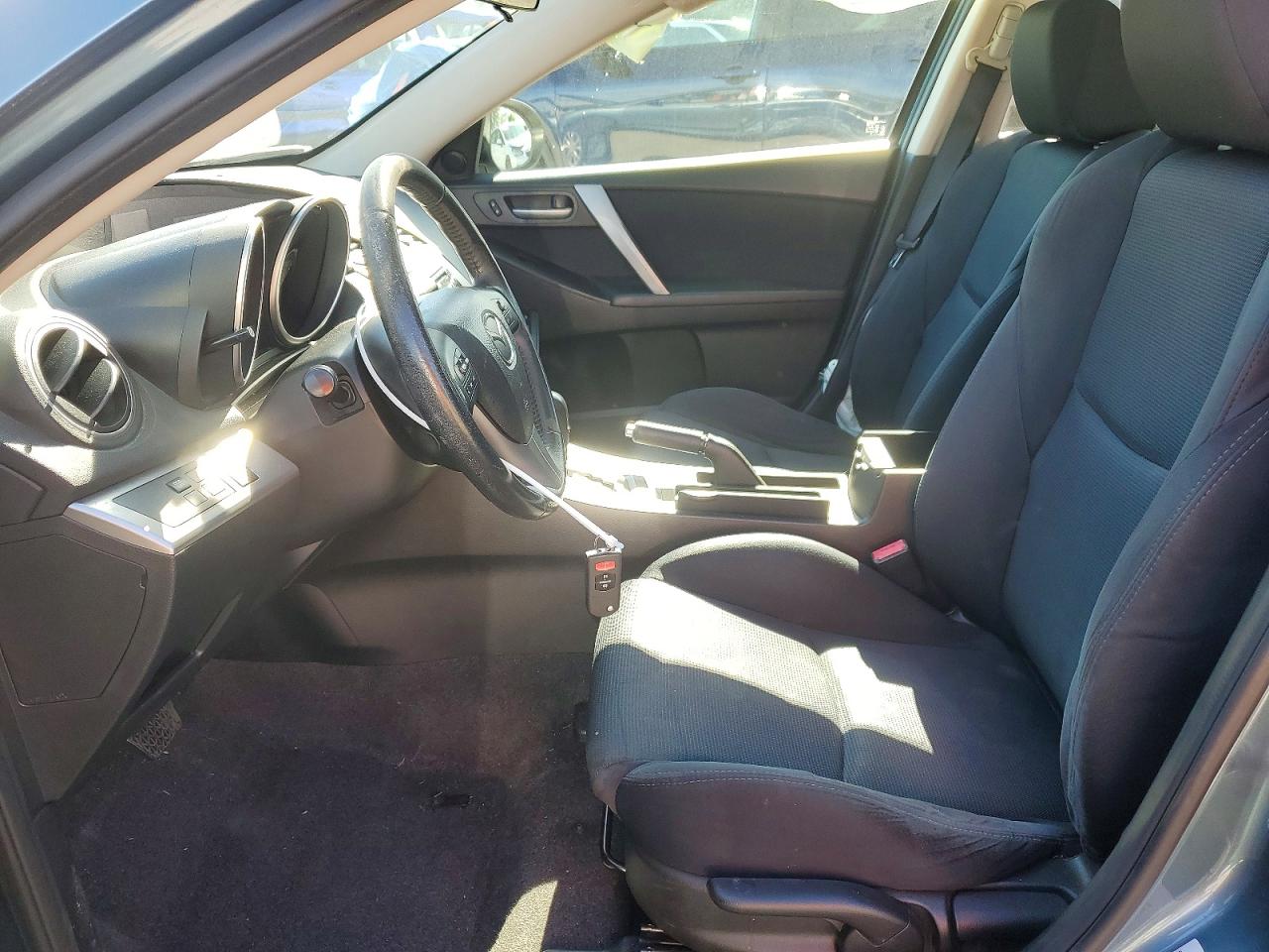 2011 Mazda 3 S Teal vin: JM1BL1K67B1465458