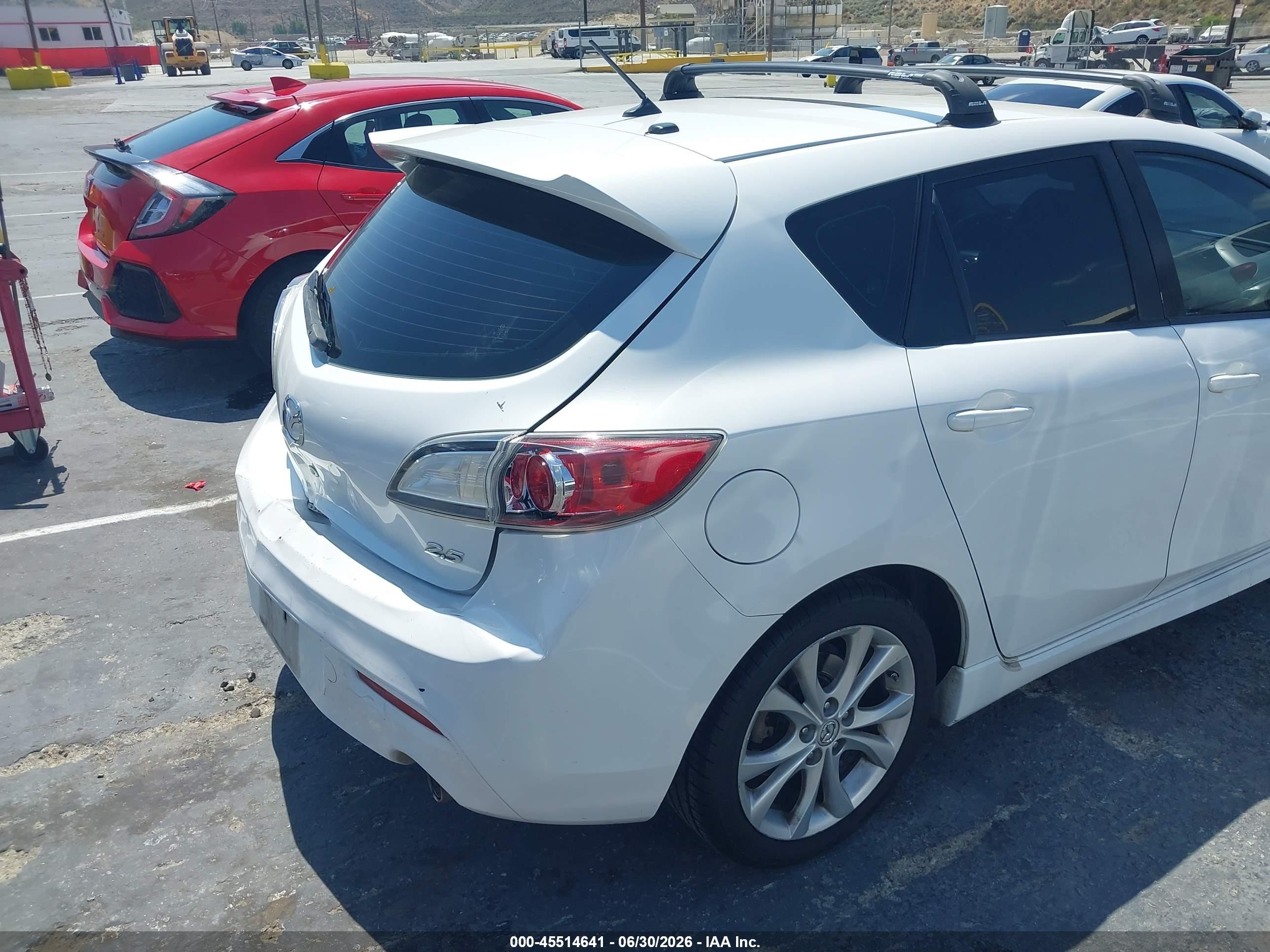 2011 Mazda Mazda3 S Sport White vin: JM1BL1K68B1418004