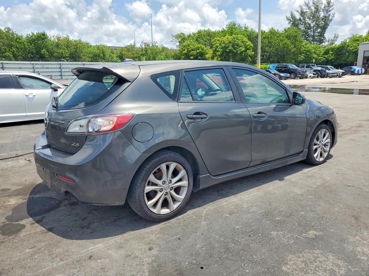 2011 Mazda 3 S Серый vin: JM1BL1K69B1385661