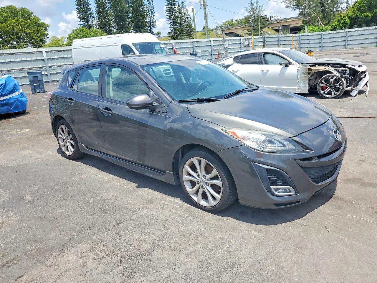 2011 Mazda 3 S Серый vin: JM1BL1K69B1385661
