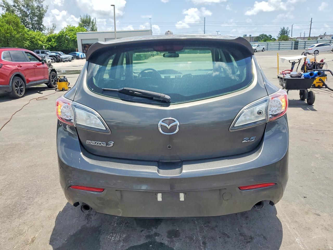 2011 Mazda 3 S Серый vin: JM1BL1K69B1385661