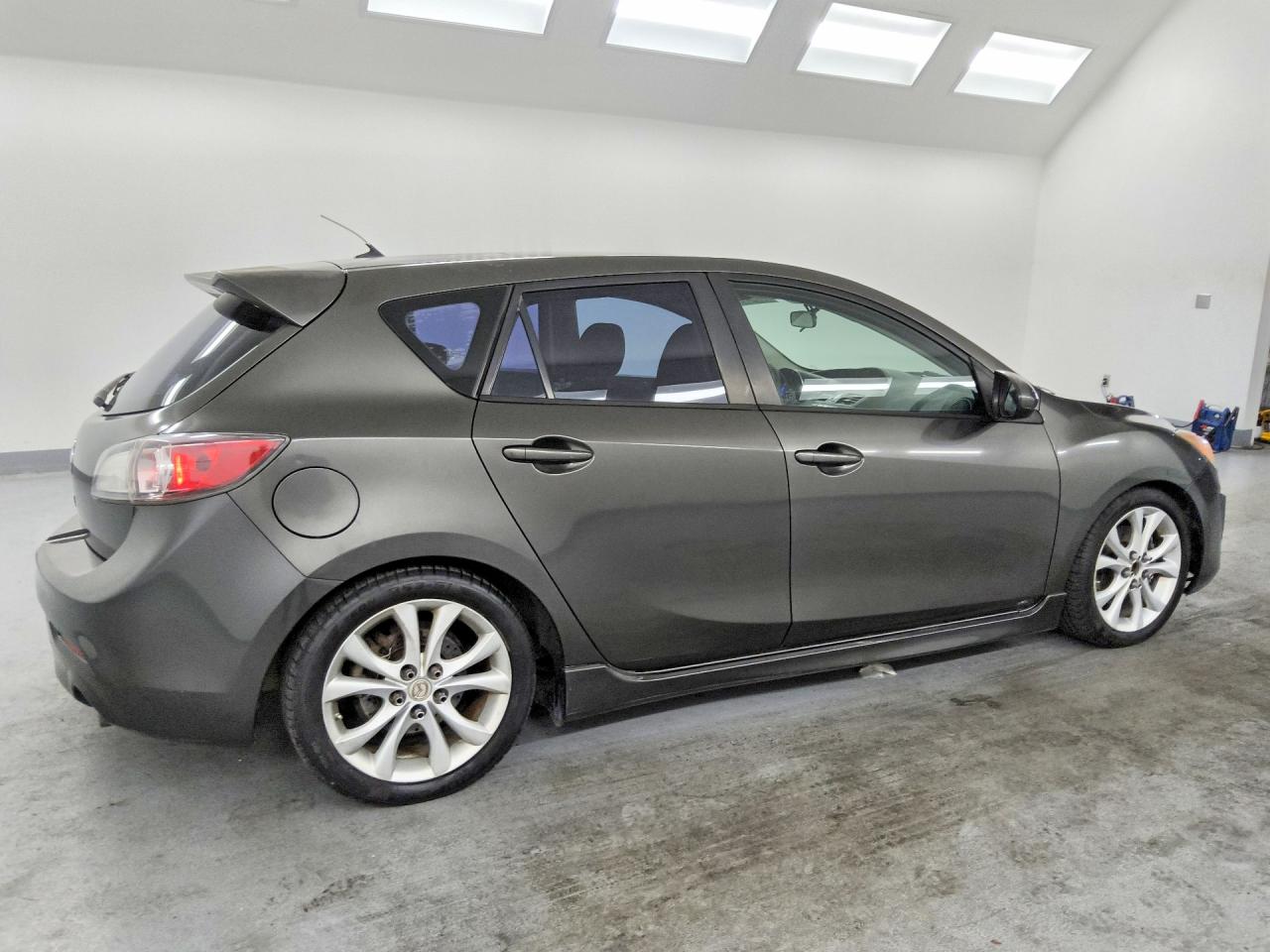 2011 Mazda 3 S Charcoal vin: JM1BL1K69B1451268