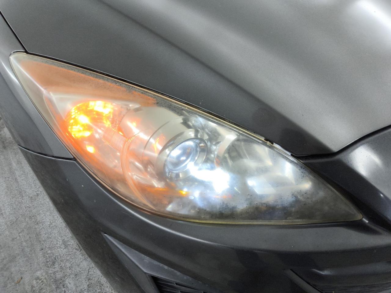 2011 Mazda 3 S Charcoal vin: JM1BL1K69B1451268 Damage: Right Head Lamp, Faded, Acceptable