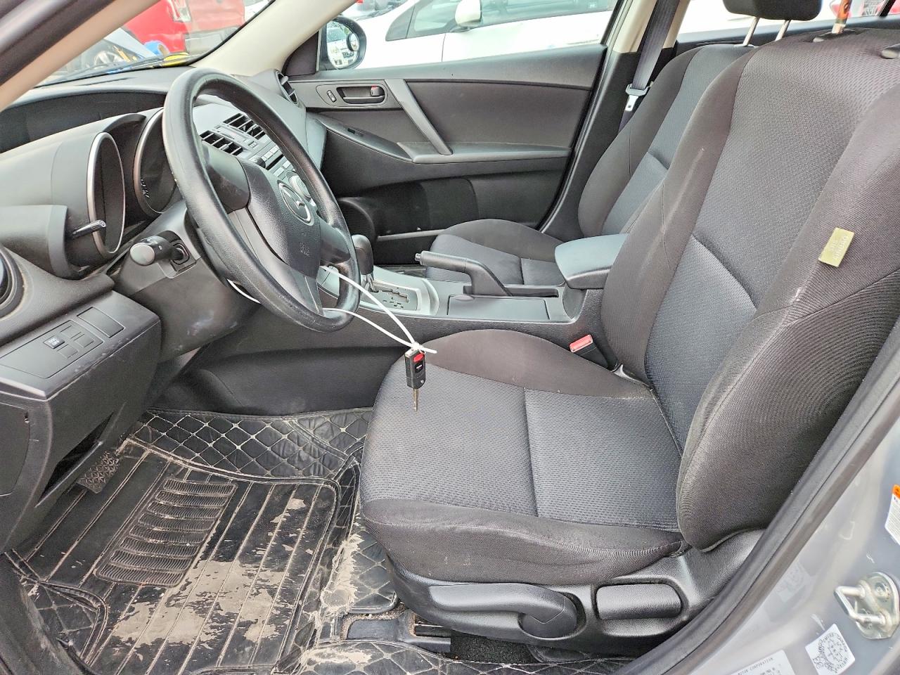 2011 Mazda 3 I Silver vin: JM1BL1KF4B1445023