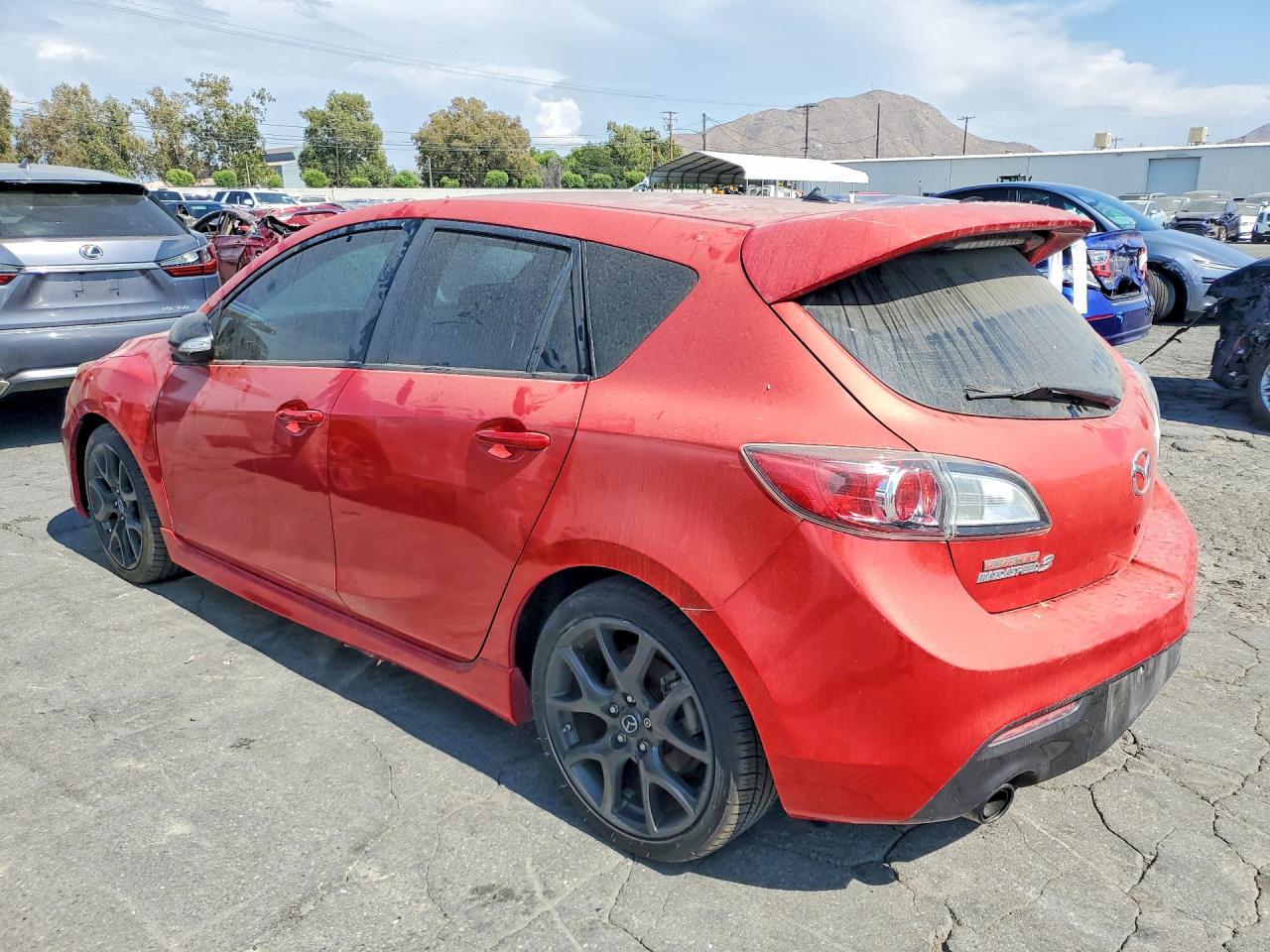 2013 Mazda Mazda3 Hatchback Red vin: JM1BL1L33D1731615